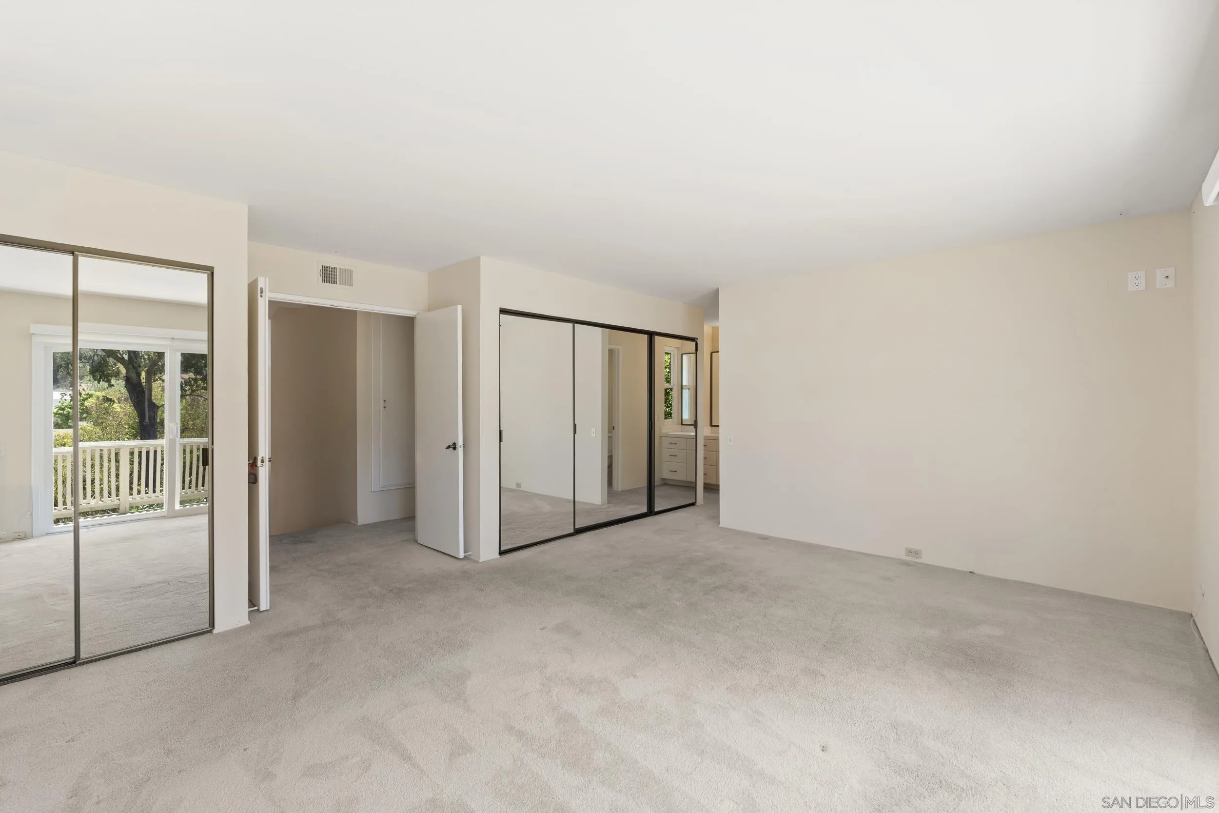 Photo #15: 260015500 Listing: Photo #15