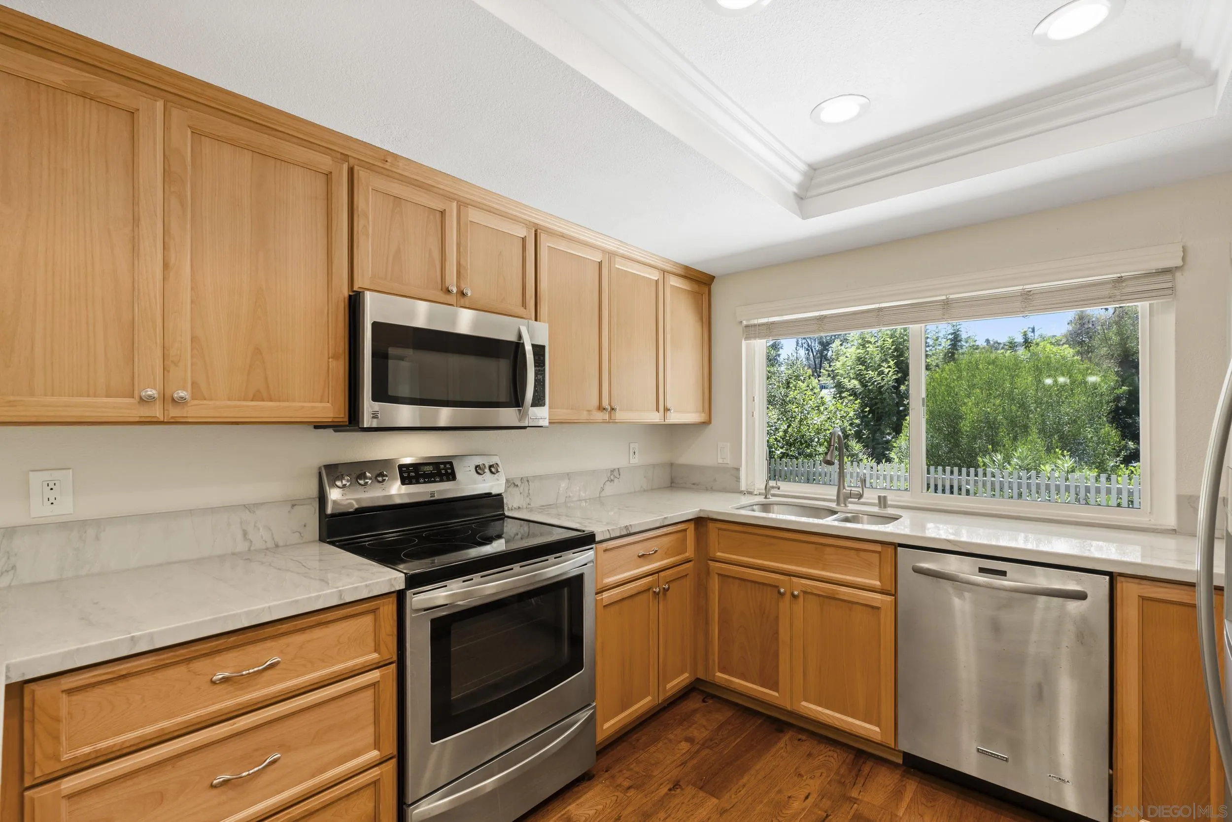 Photo #8: 260015500 Listing: Photo #8