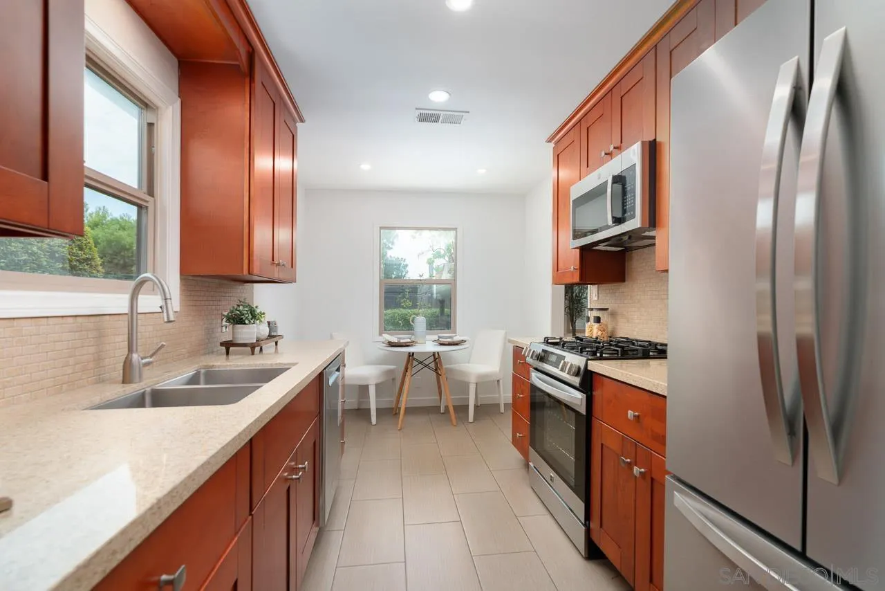 https://cdn.realtyfeed.com/cdn/127/260015502/adb8d91a0338309a7fb9125ea99b5b39.webp