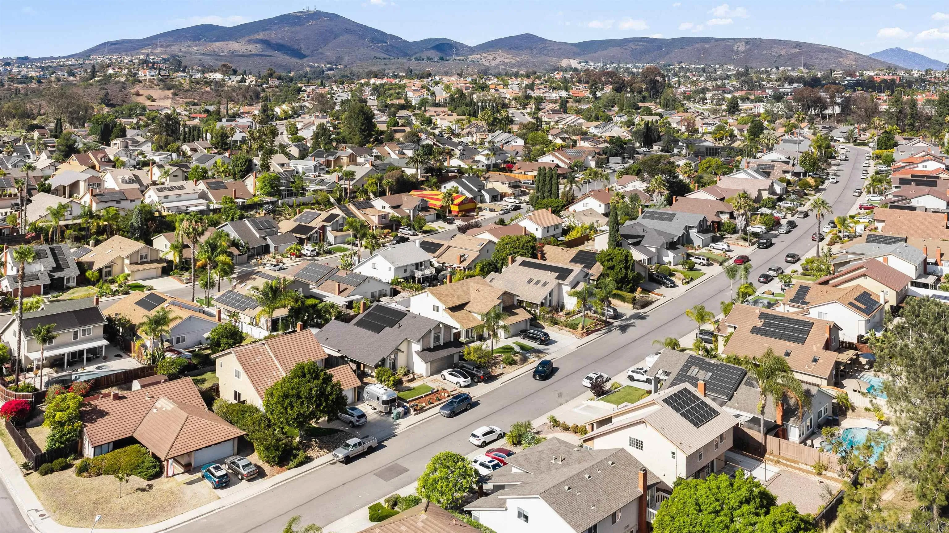https://cdn.realtyfeed.com/cdn/127/260015503/136ddc8a0b2b04745bbc24b5b2aedc31.webp