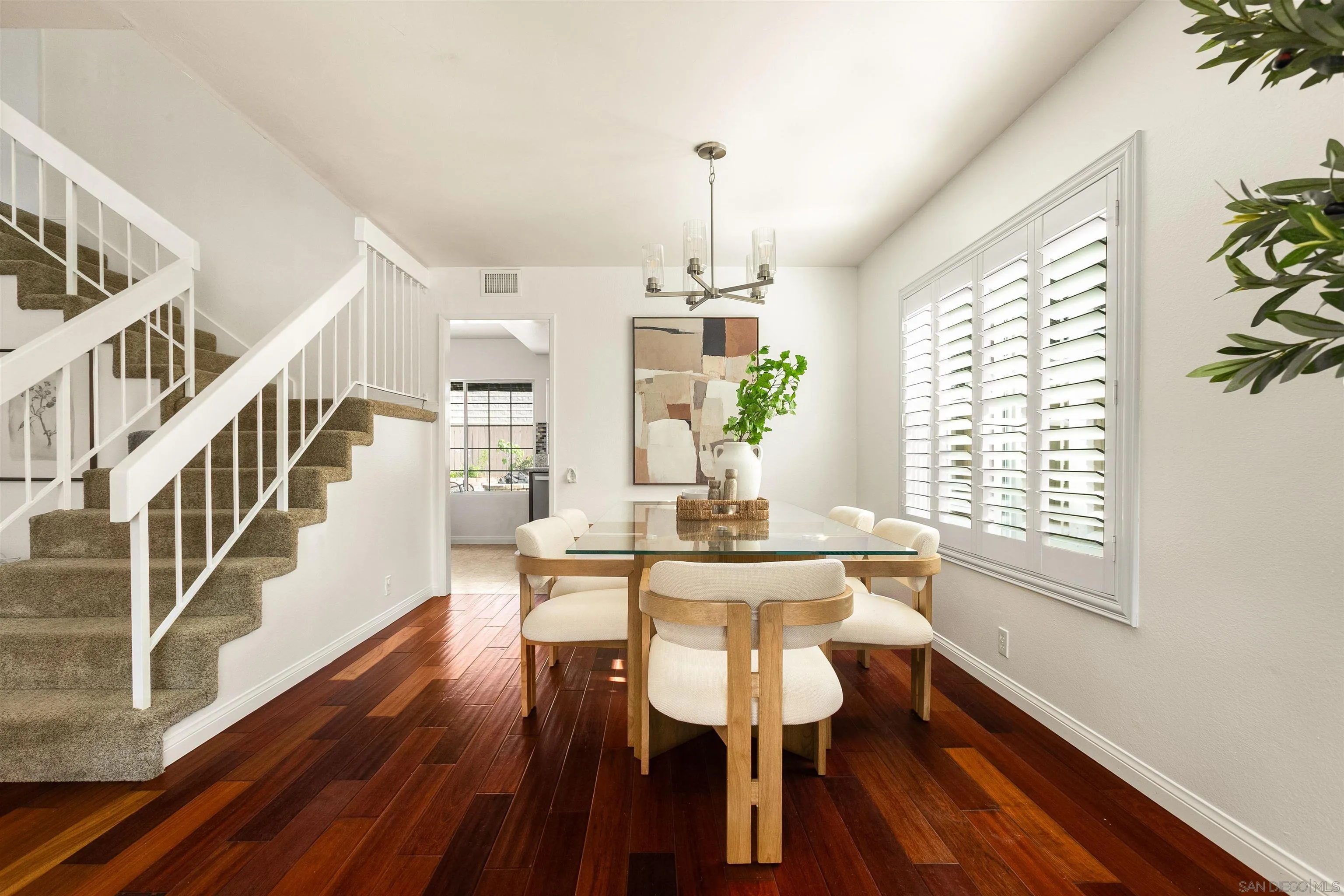 https://cdn.realtyfeed.com/cdn/127/260015503/5222e828316b73a42ac71097f91425f2.webp