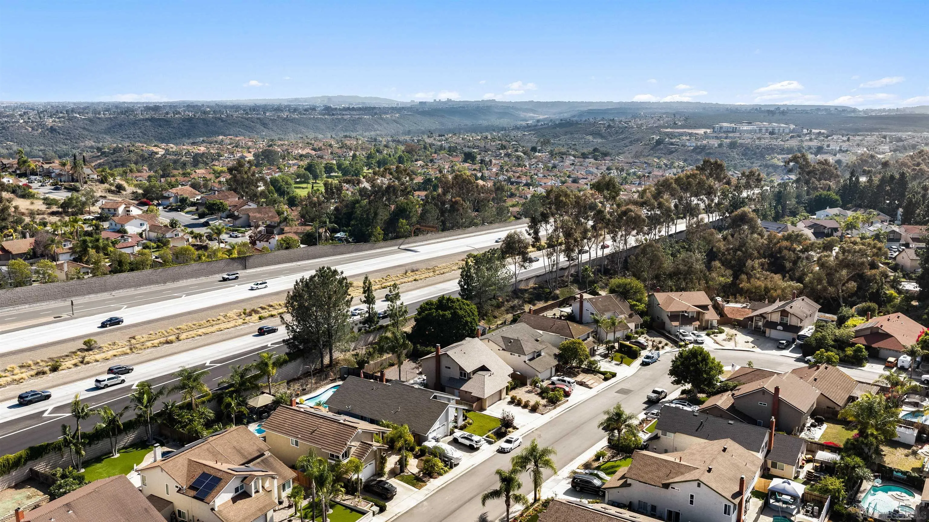 https://cdn.realtyfeed.com/cdn/127/260015503/6f831d6ac86866657c93d9cf93f6ab25.webp