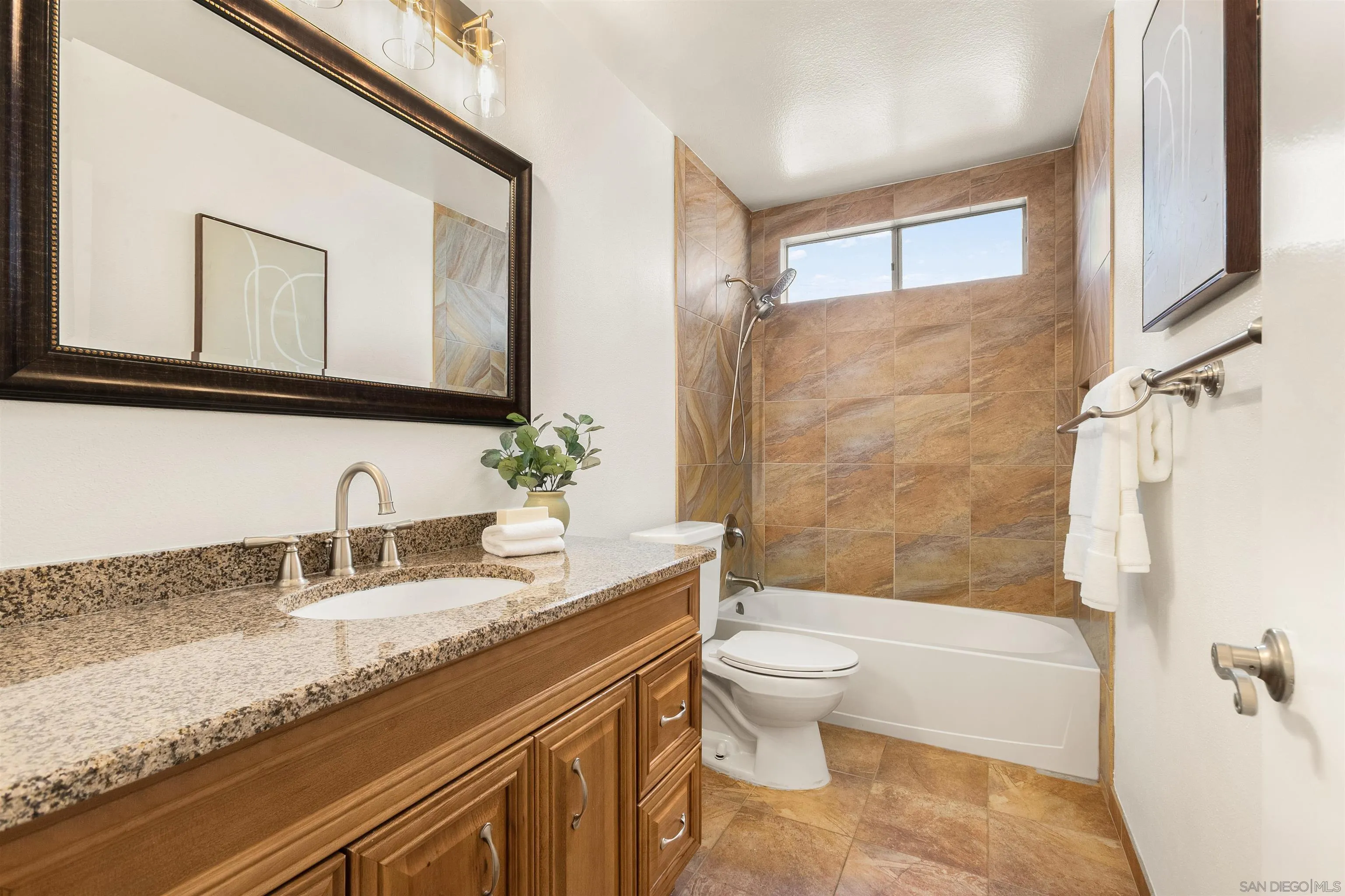 https://cdn.realtyfeed.com/cdn/127/260015503/cc9af7599b1b54a7318329504da576c1.webp