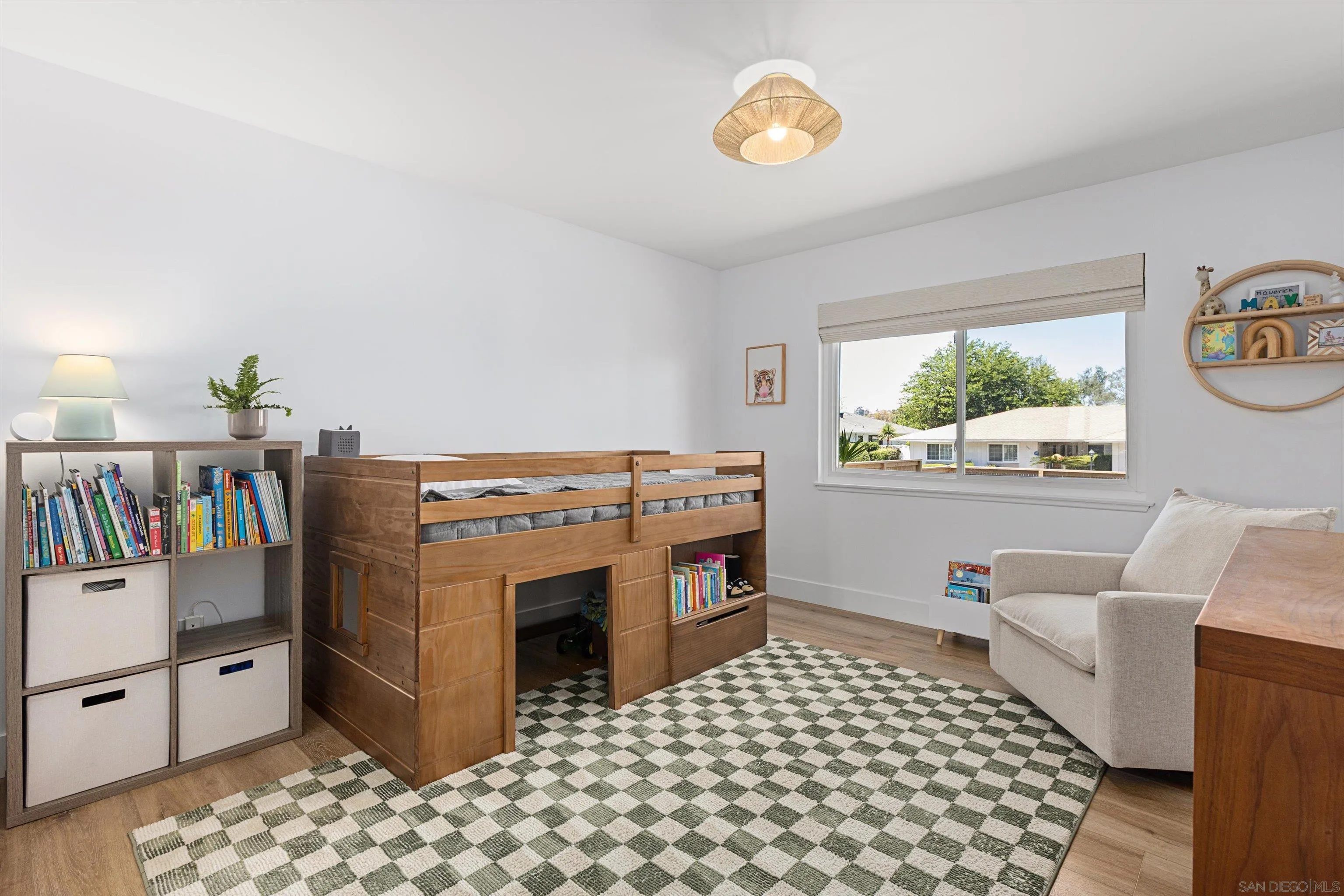https://cdn.realtyfeed.com/cdn/127/260015504/2fb15a192444b05db70d694a04250715.webp