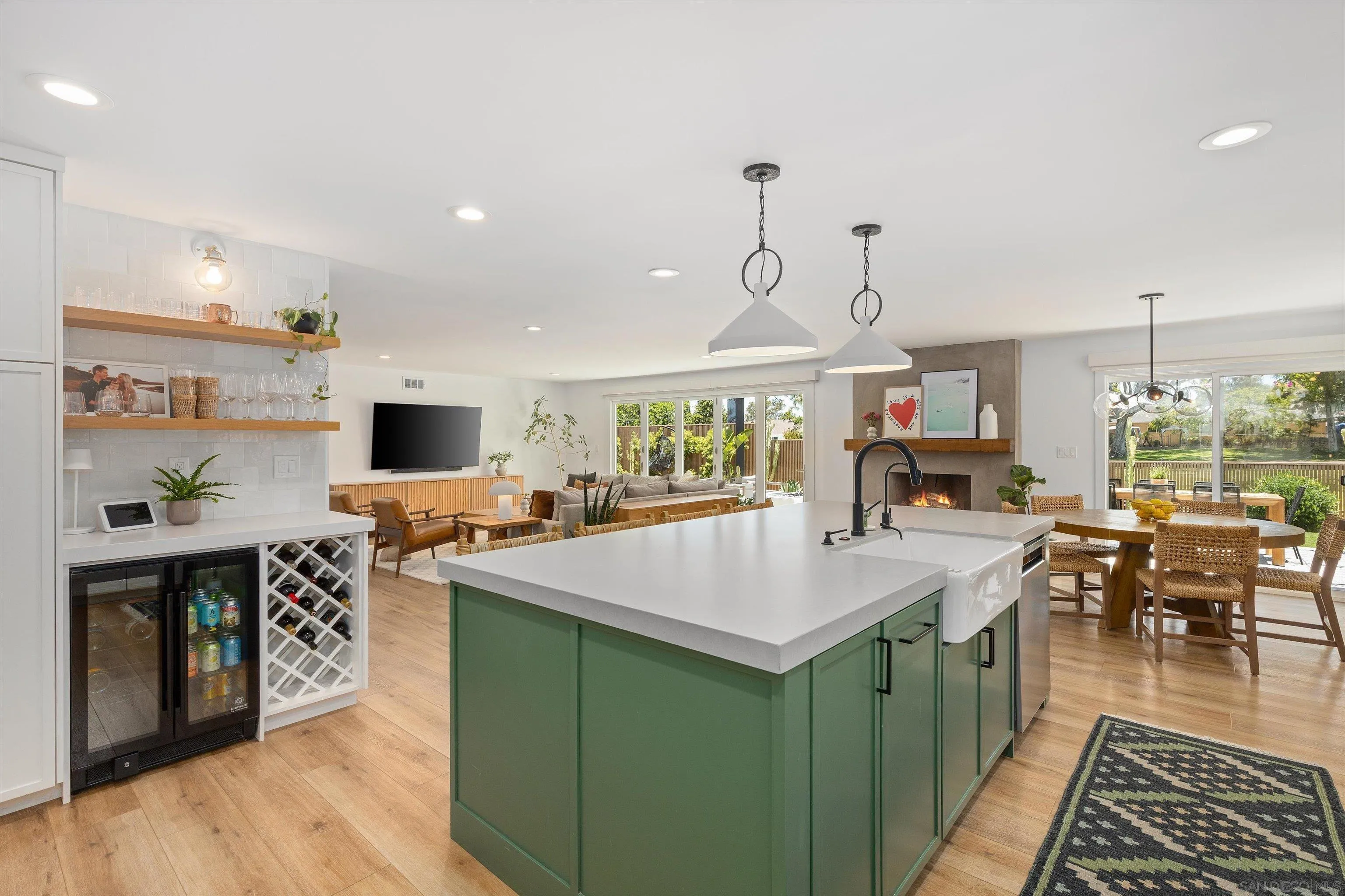 https://cdn.realtyfeed.com/cdn/127/260015504/540425f96825f6ac87d18a6c51ac193d.webp