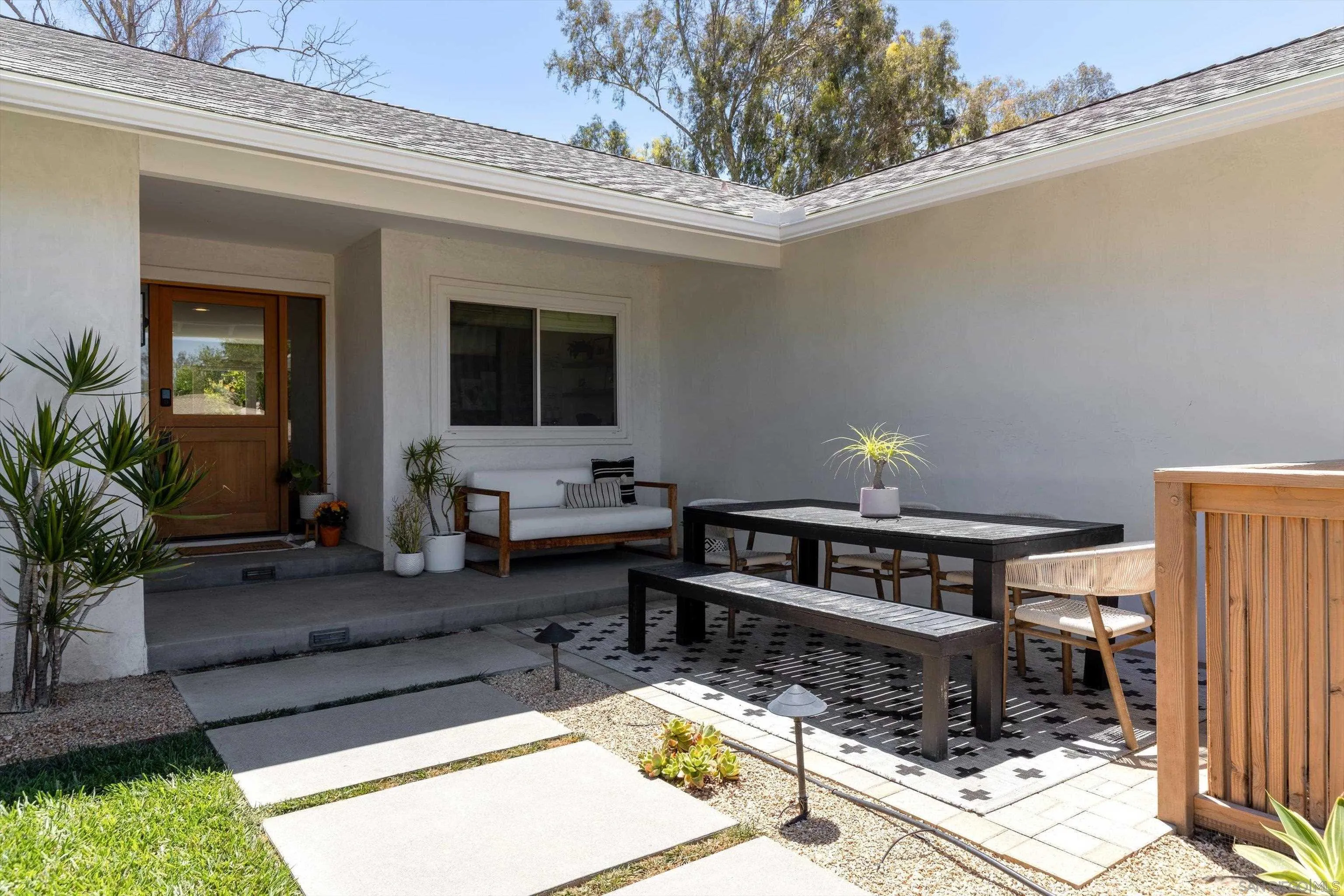 https://cdn.realtyfeed.com/cdn/127/260015504/c435f448b7b02a4ac1106e9af060c0a0.webp