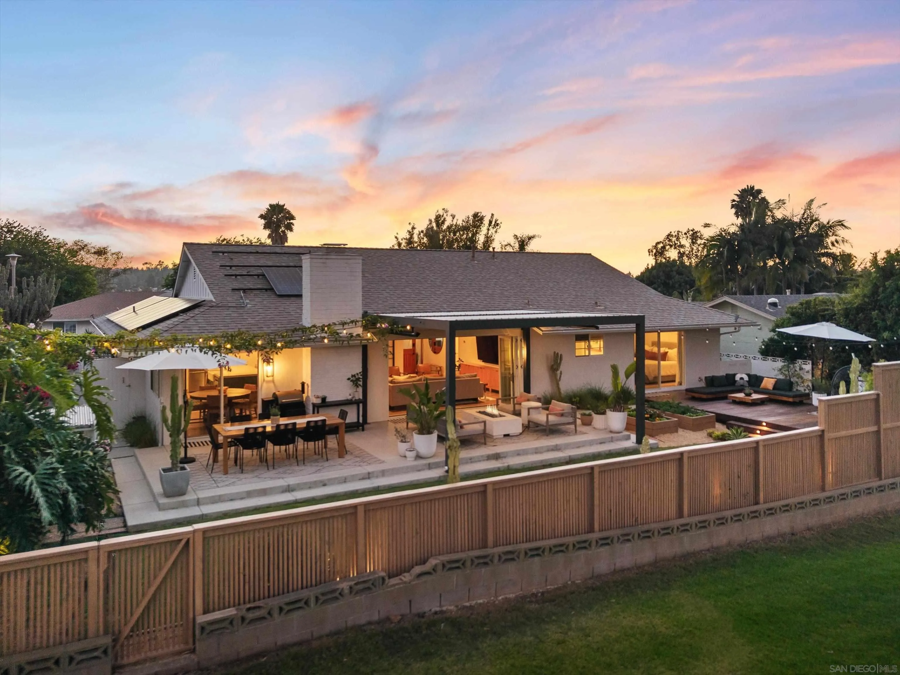 https://cdn.realtyfeed.com/cdn/127/260015504/d8cdea0bcb53d006d1a22e8a7c69962b.webp