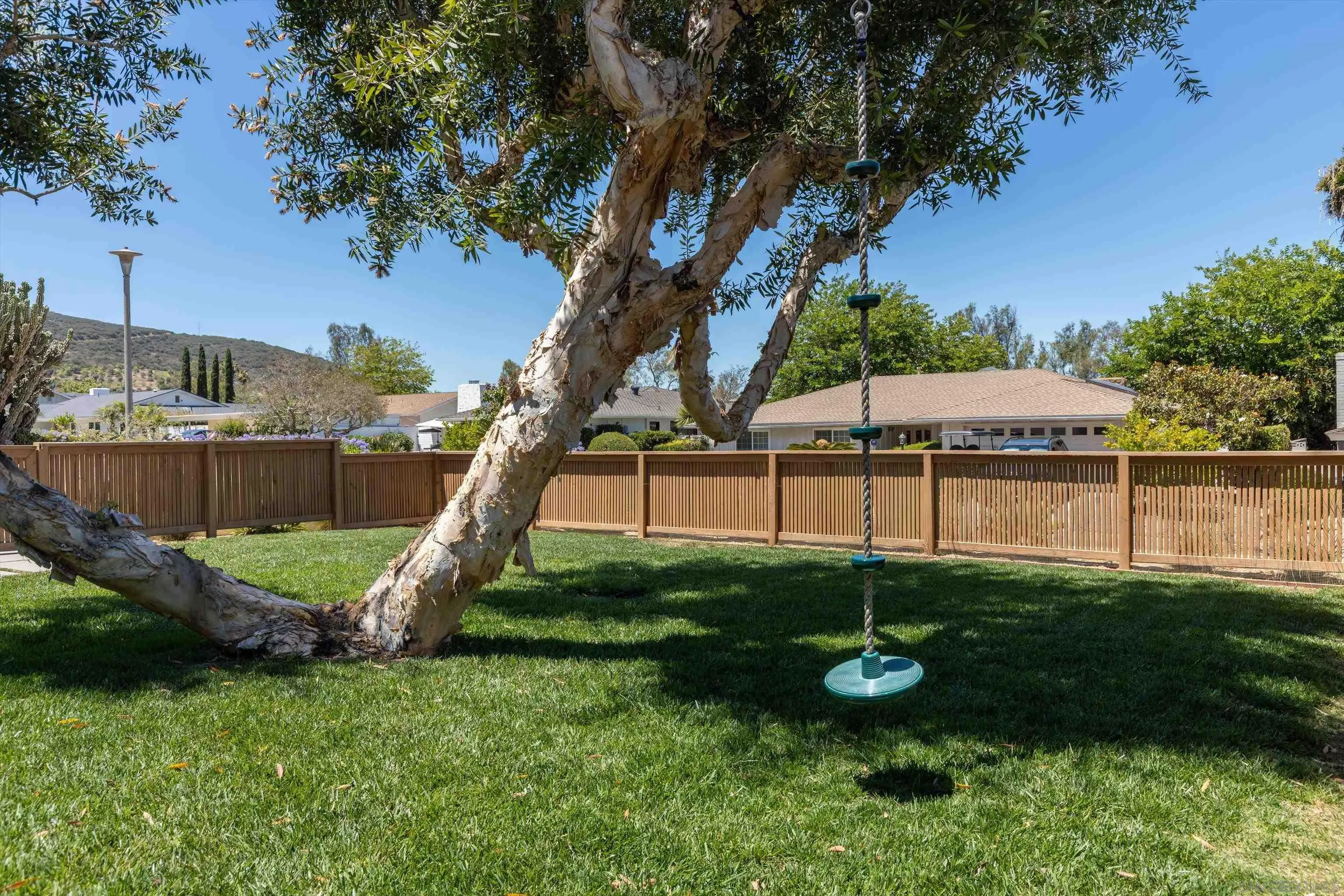 https://cdn.realtyfeed.com/cdn/127/260015504/f4eadcebf7e7471540934d3b3fa956eb.webp