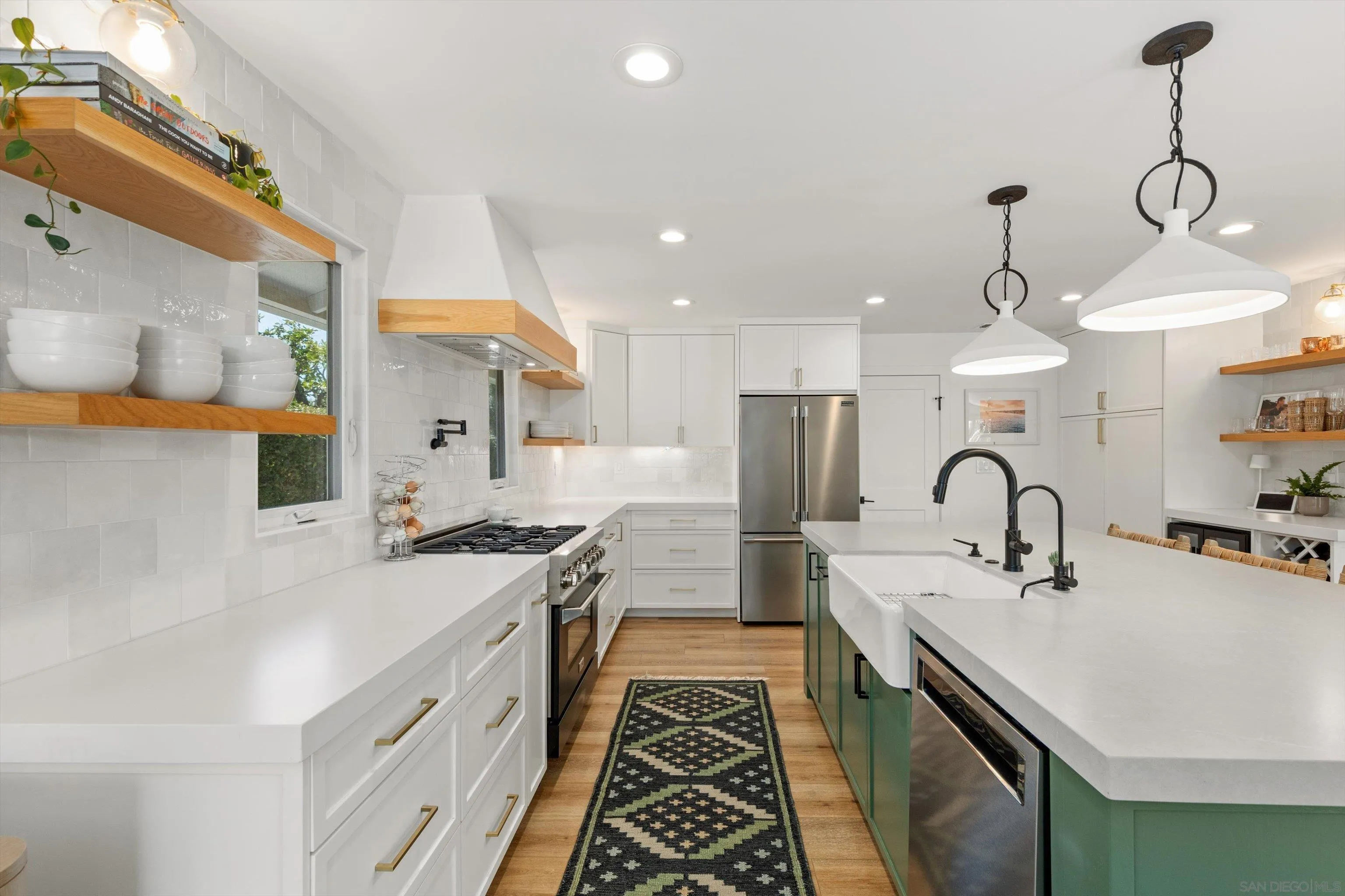 https://cdn.realtyfeed.com/cdn/127/260015504/fe6b4c509b2fb6c3f4fb15021211af80.webp