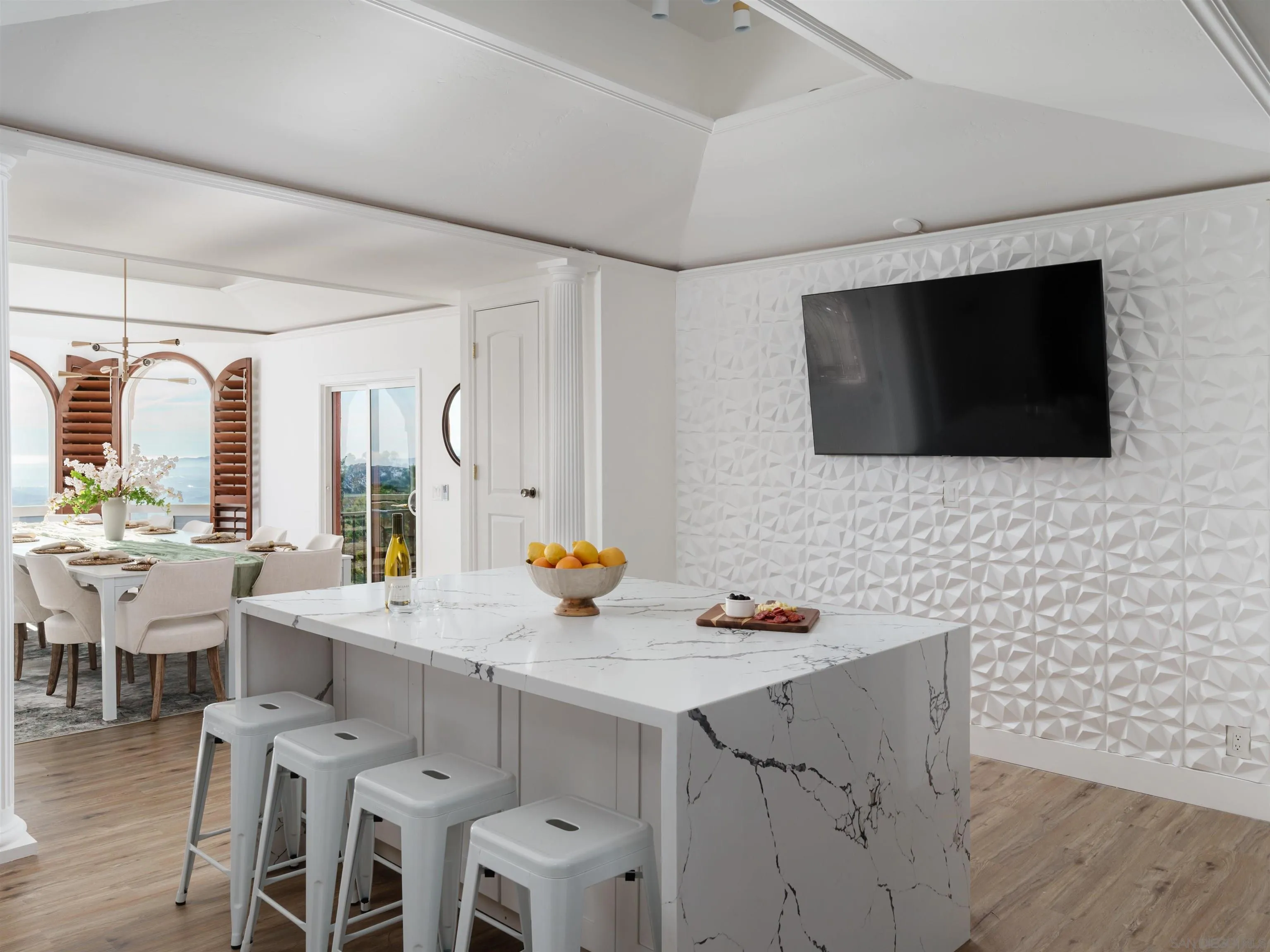 https://cdn.realtyfeed.com/cdn/127/260015509/1f608068d9295f4ad572842a1d88f774.webp
