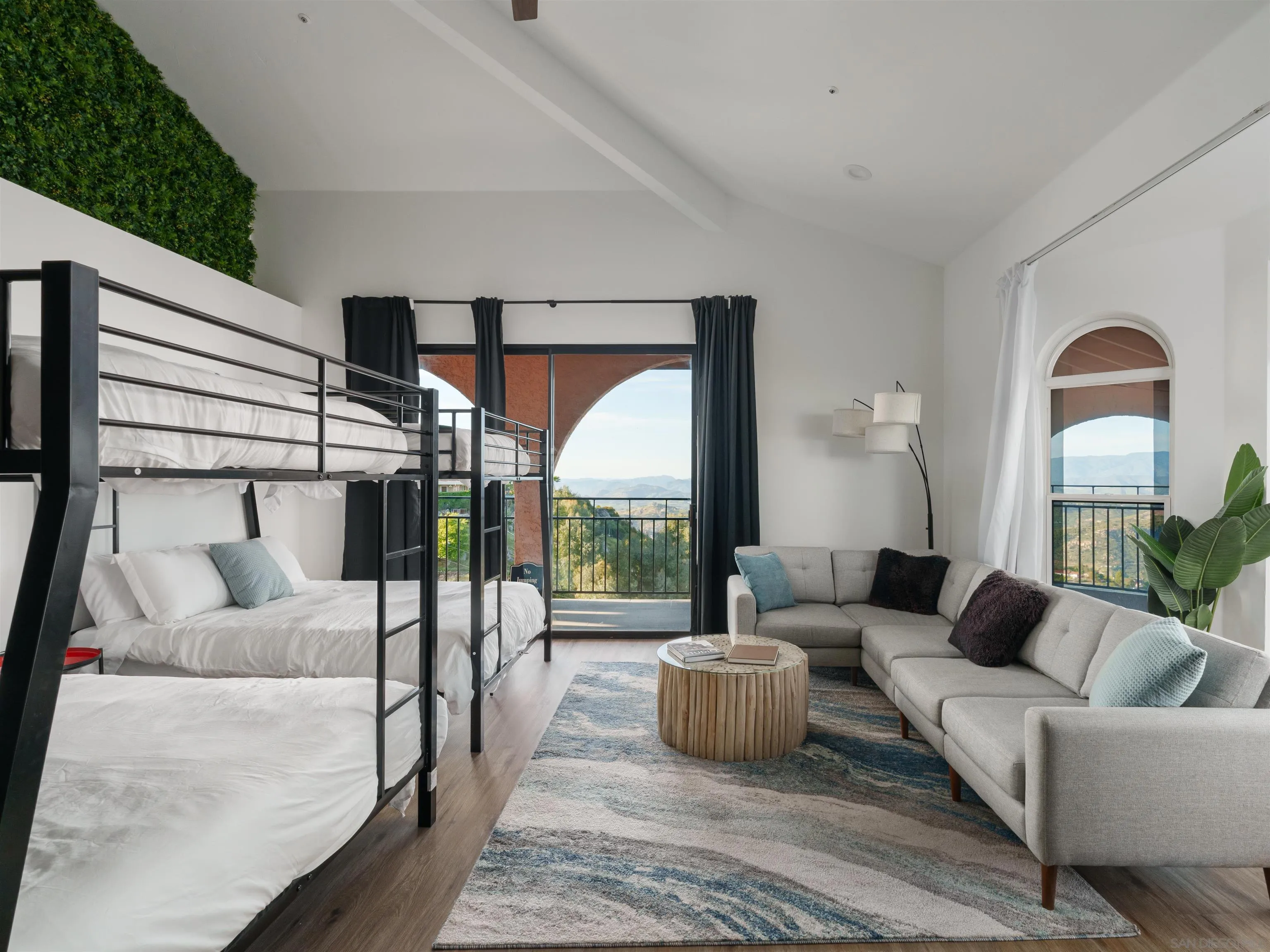 https://cdn.realtyfeed.com/cdn/127/260015509/2785b57a994c0d2079b64a042fdc4bc7.webp