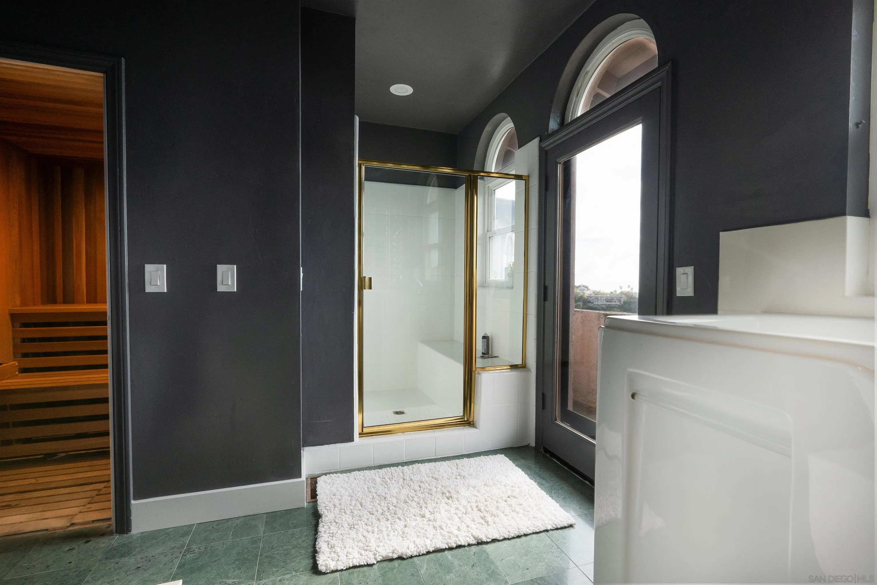https://cdn.realtyfeed.com/cdn/127/260015509/8385d4866375ffef2be1f4c93665b5df.webp