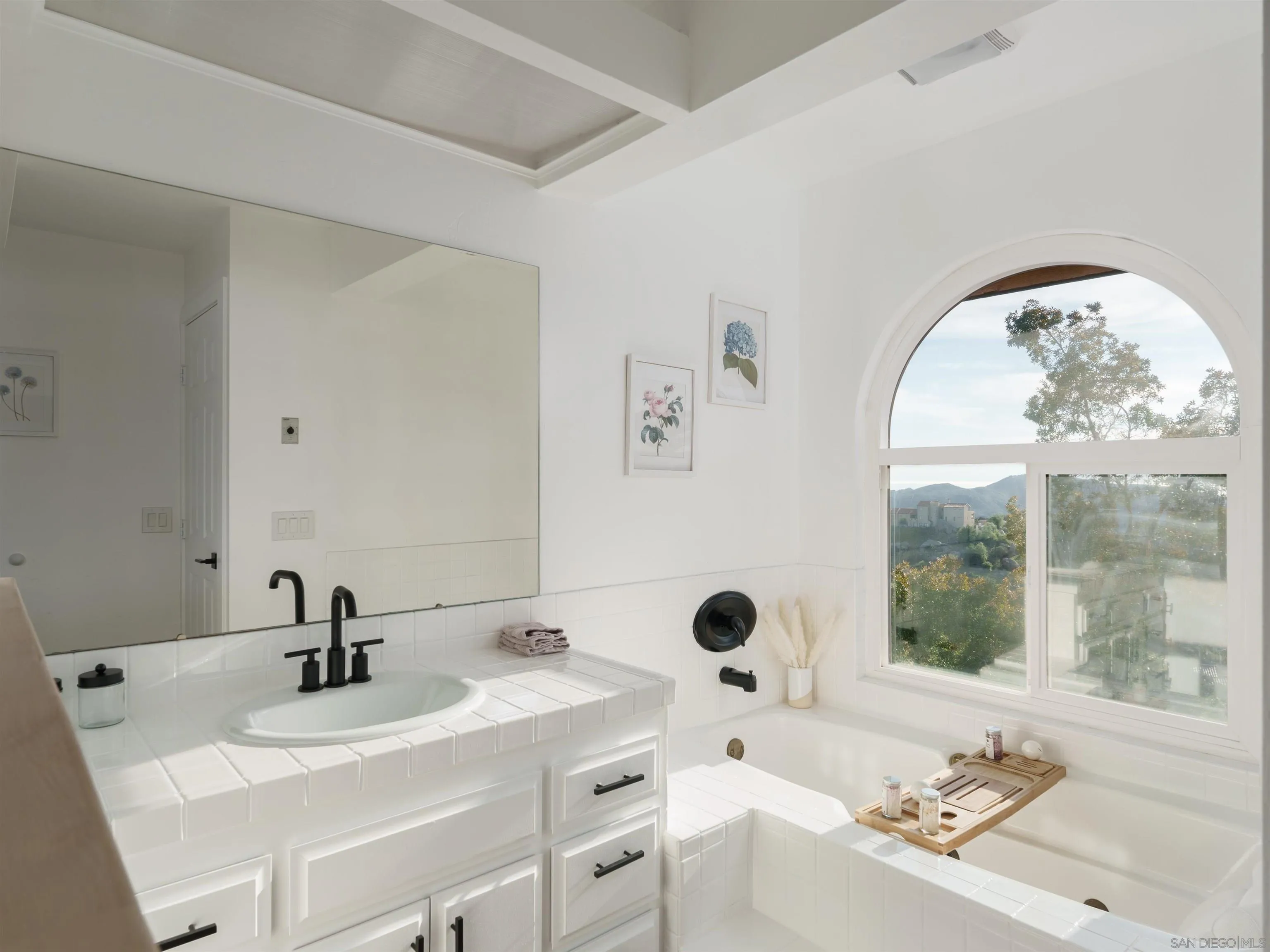 https://cdn.realtyfeed.com/cdn/127/260015509/ca2575d131470f9e7a89d5f85b0194af.webp