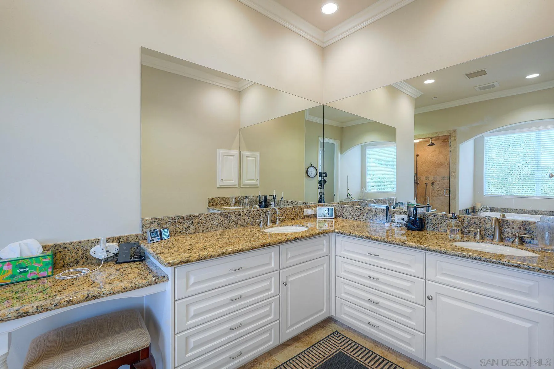 https://cdn.realtyfeed.com/cdn/127/260015510/299694f0a68986ddc2df5550b4545853.webp