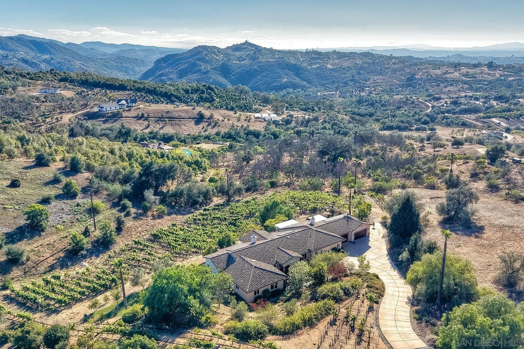 https://cdn.realtyfeed.com/cdn/127/260015510/37b8a2d903c0416a37f66cada12c83cb.webp