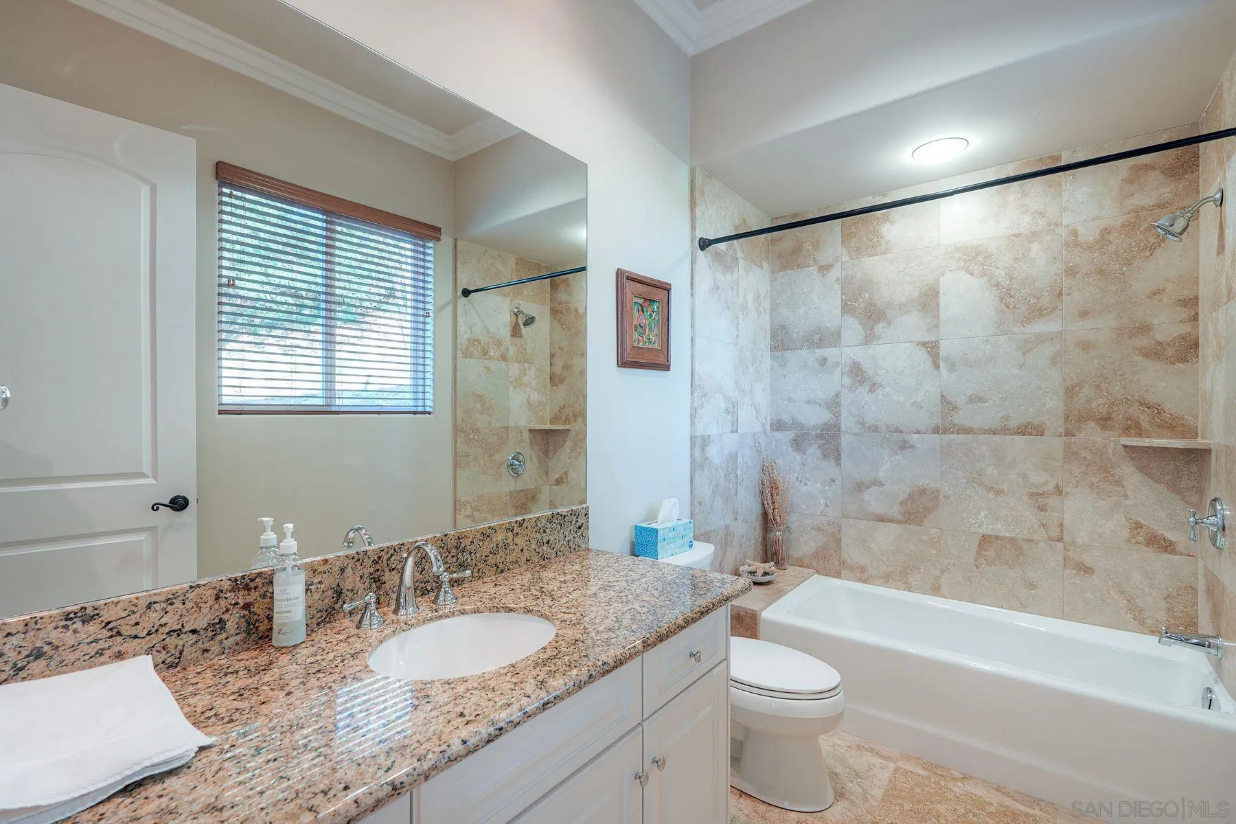 https://cdn.realtyfeed.com/cdn/127/260015510/587c2dec30541c57e9a1d757dd7dc9ee.webp