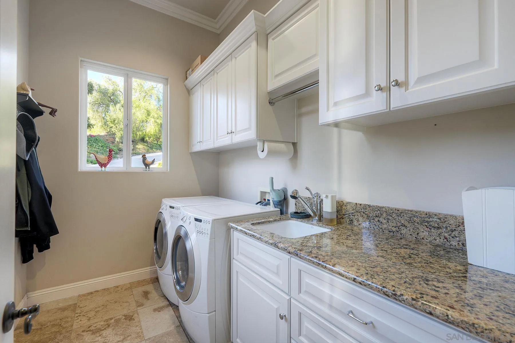 https://cdn.realtyfeed.com/cdn/127/260015510/5ad4eb63d937f22bec67da472ae176ac.webp