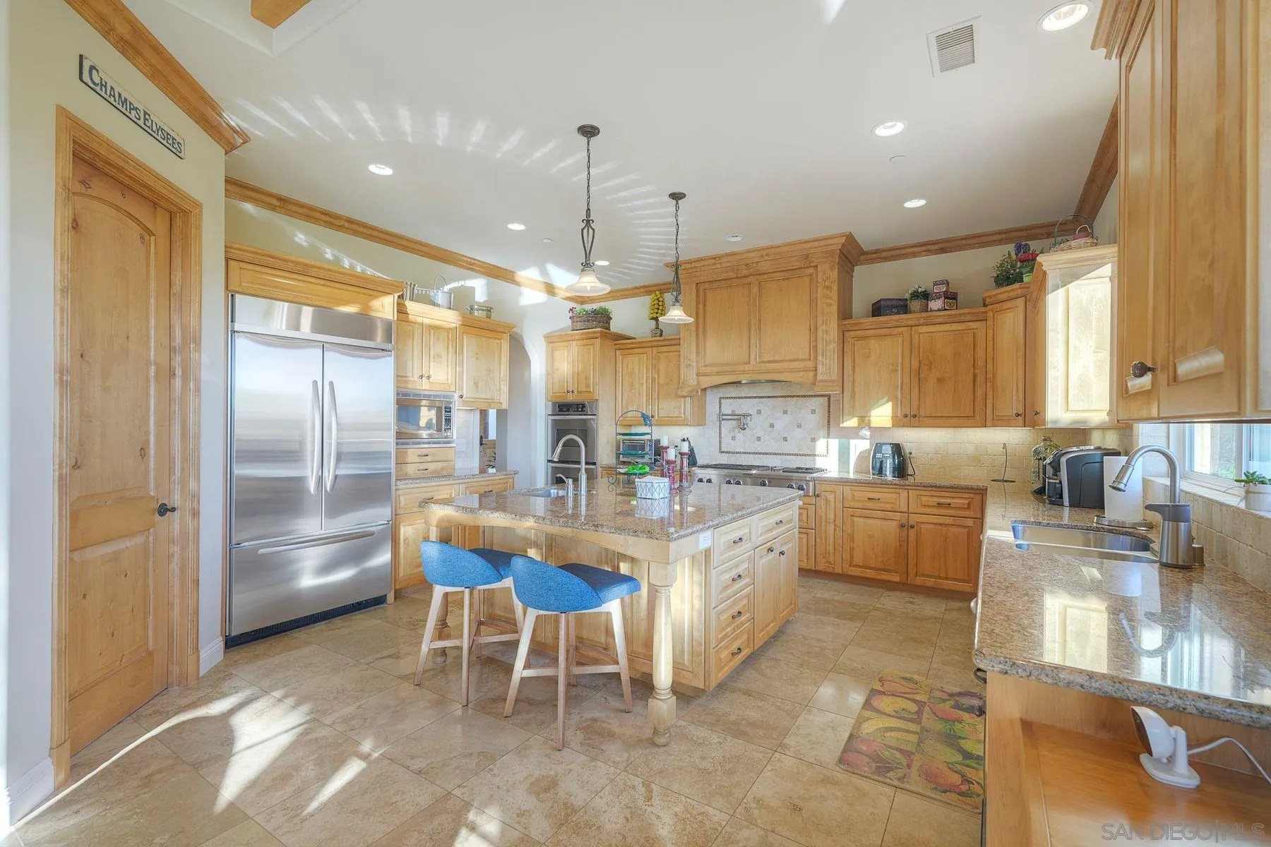 https://cdn.realtyfeed.com/cdn/127/260015510/7440e10542077ce382f665b8deb47777.webp