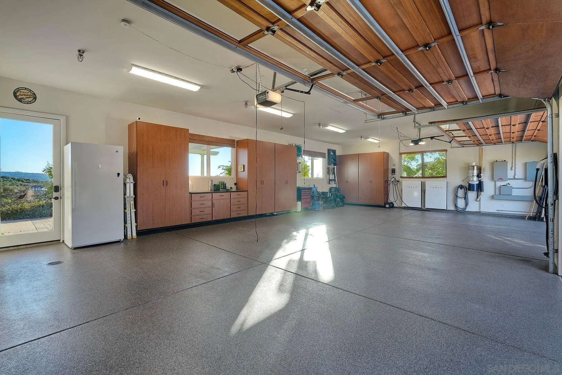 https://cdn.realtyfeed.com/cdn/127/260015510/d251427858b25a330d158ab38db666c4.webp