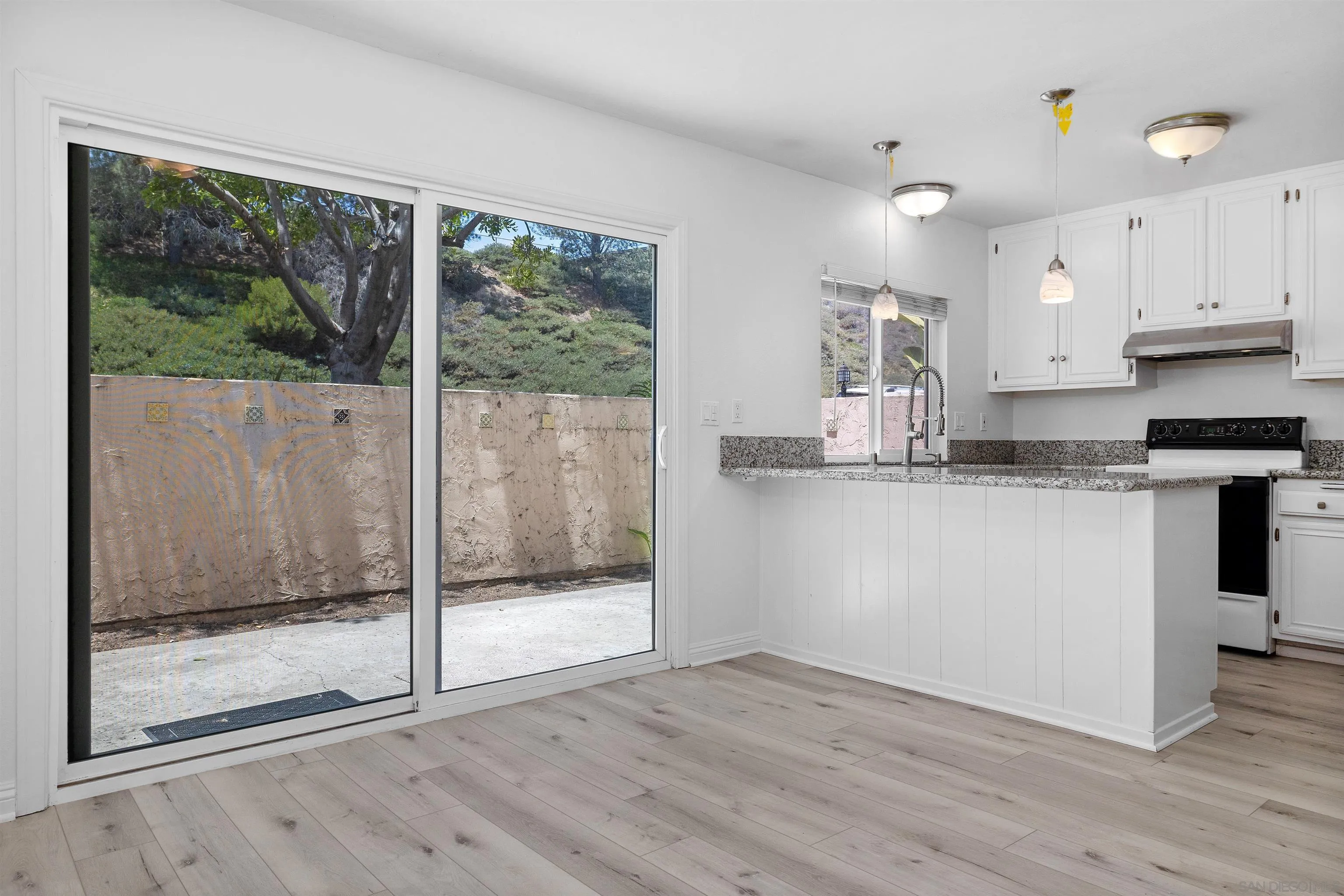 Photo #8: 260015511 Listing: Photo #8