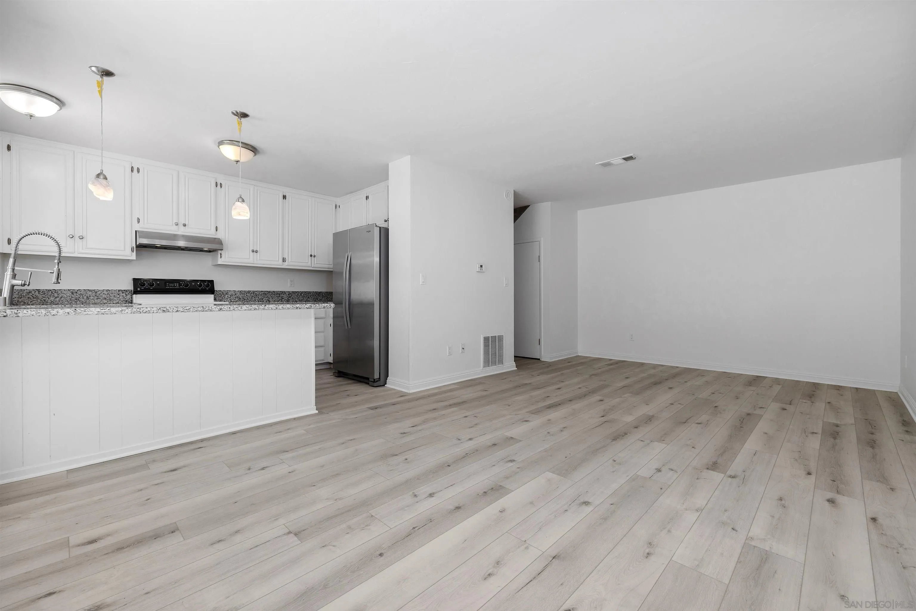 Photo #9: 260015511 Listing: Photo #9
