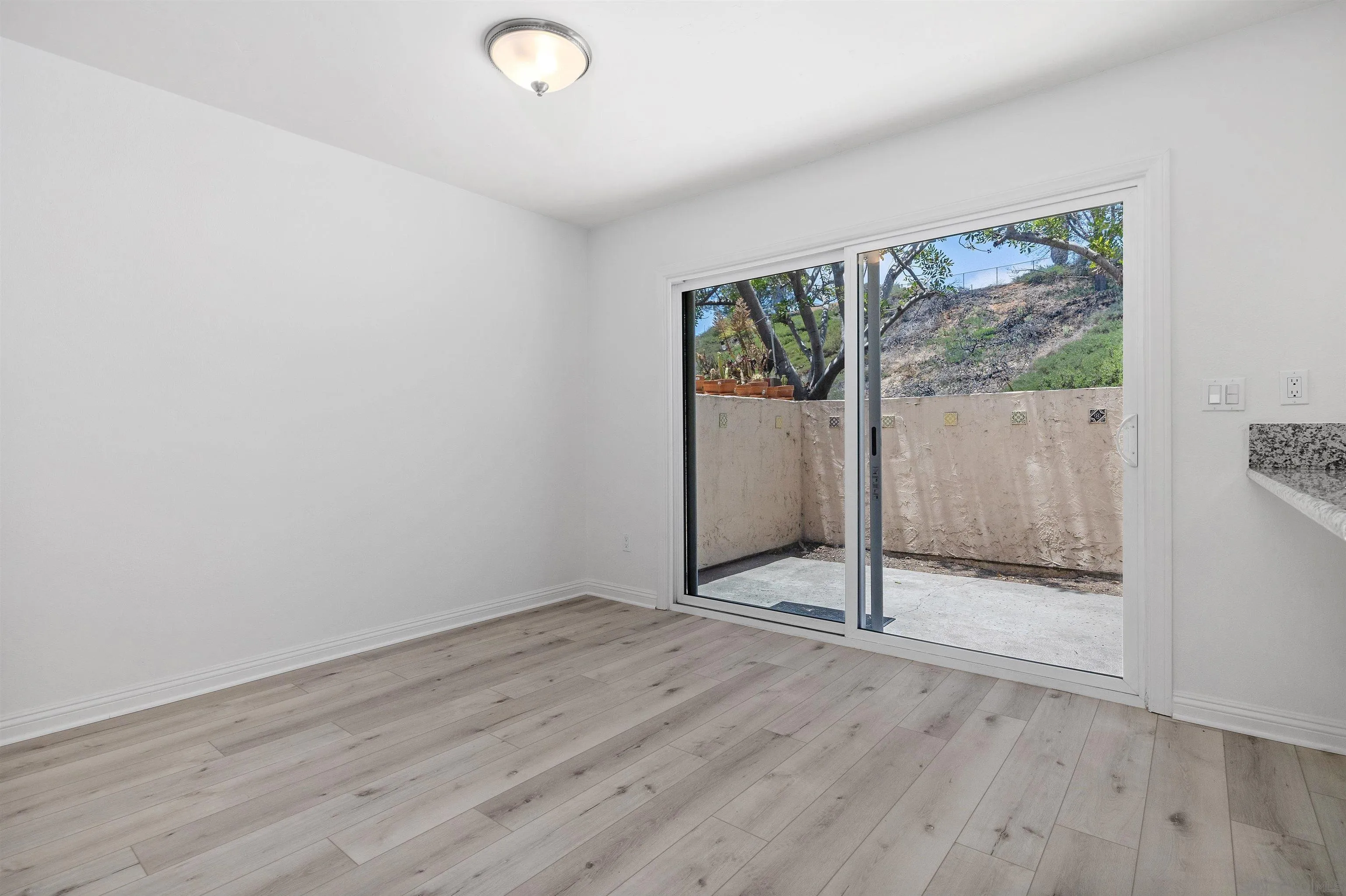 Photo #6: 260015511 Listing: Photo #6