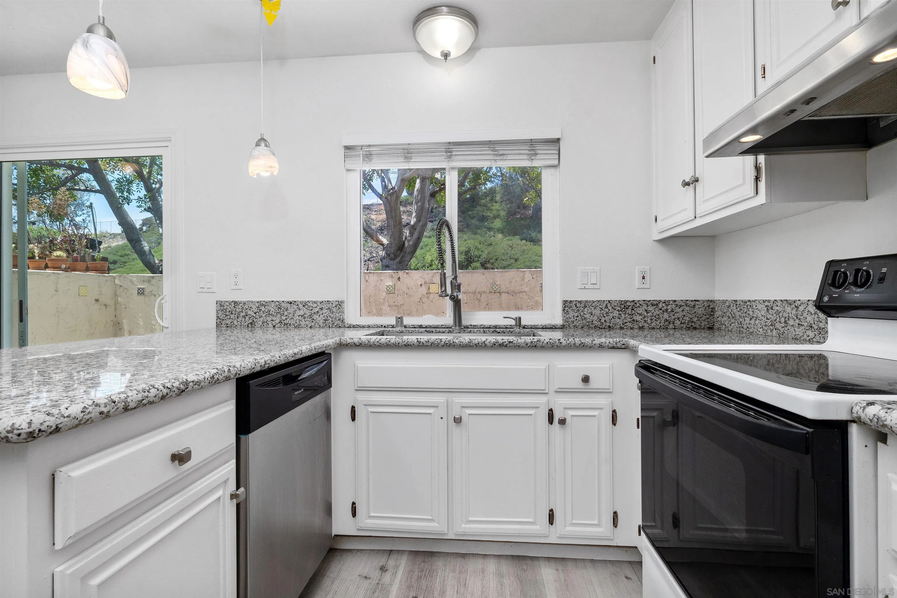 Photo #13: 260015511 Listing: Photo #13