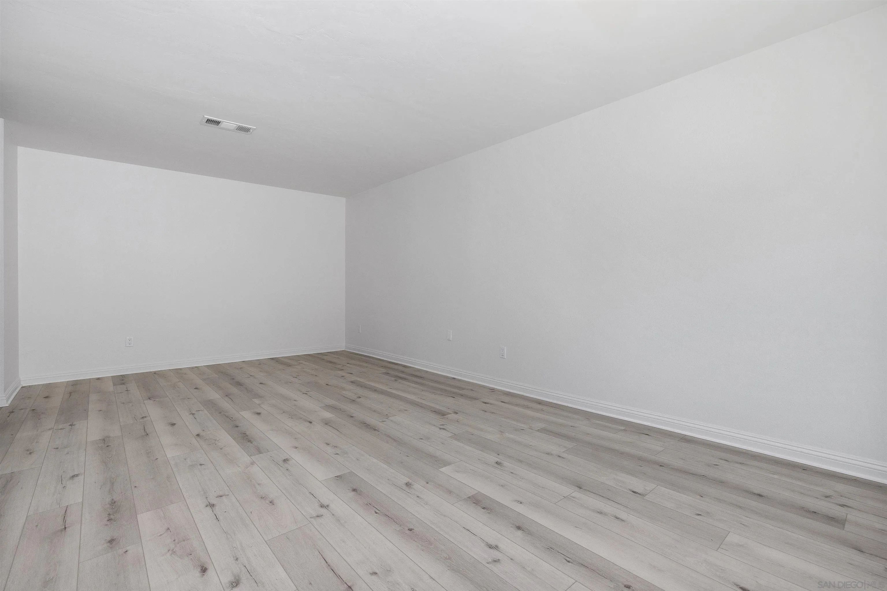 Photo #10: 260015511 Listing: Photo #10