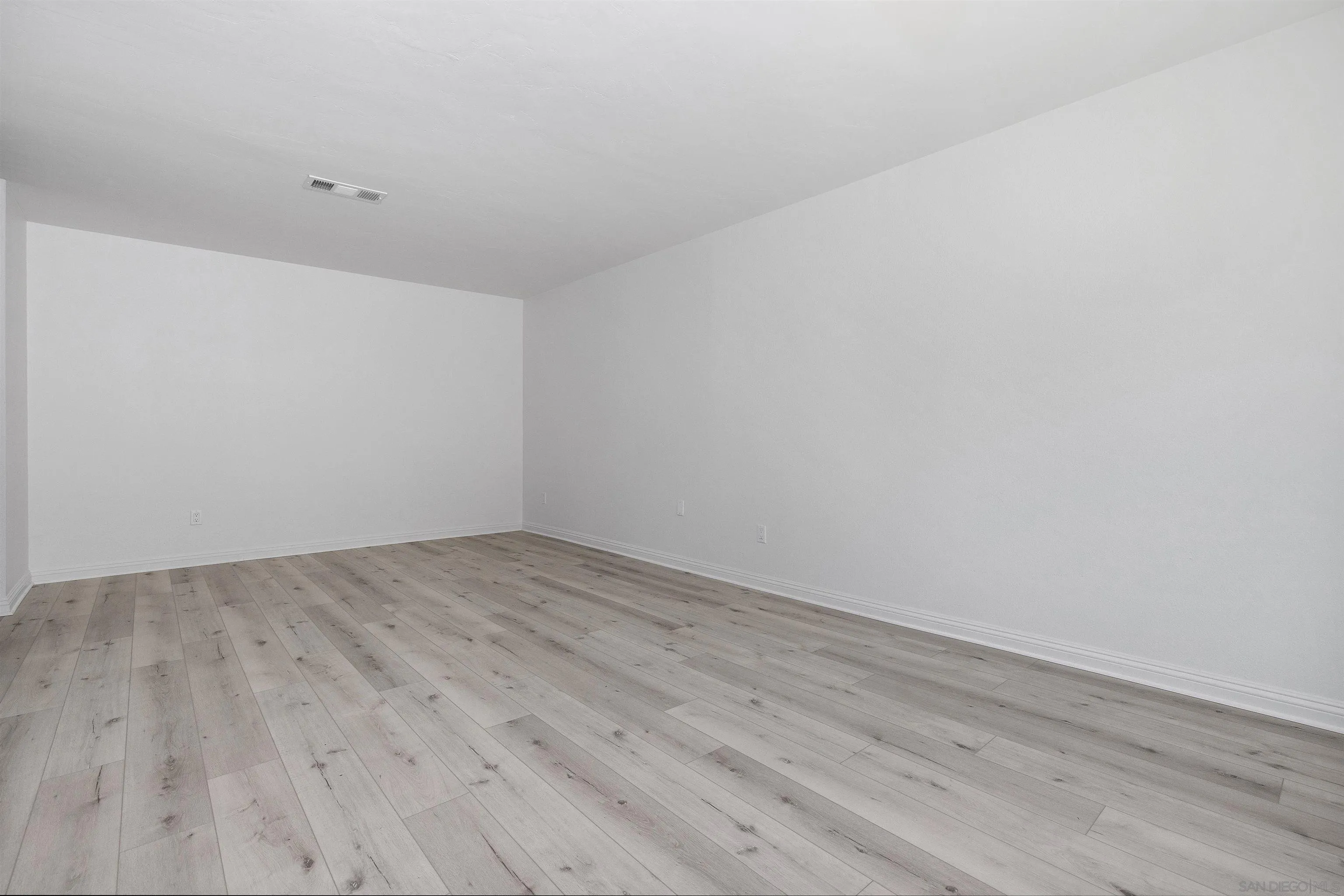 Photo #11: 260015511 Listing: Photo #11