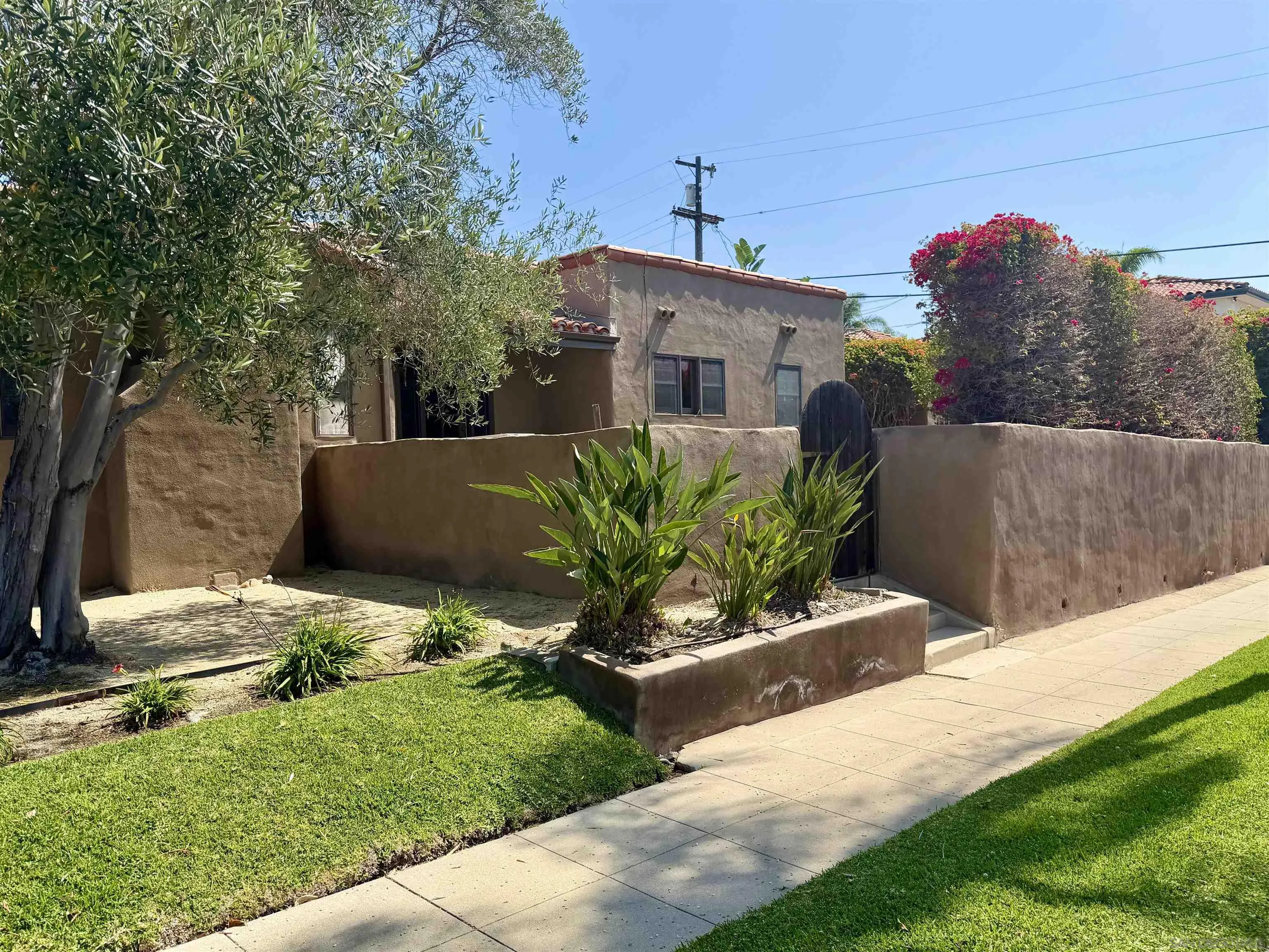 https://cdn.realtyfeed.com/cdn/127/260015512/76170e6fb87a957fbe362fcf61b1ba73.webp