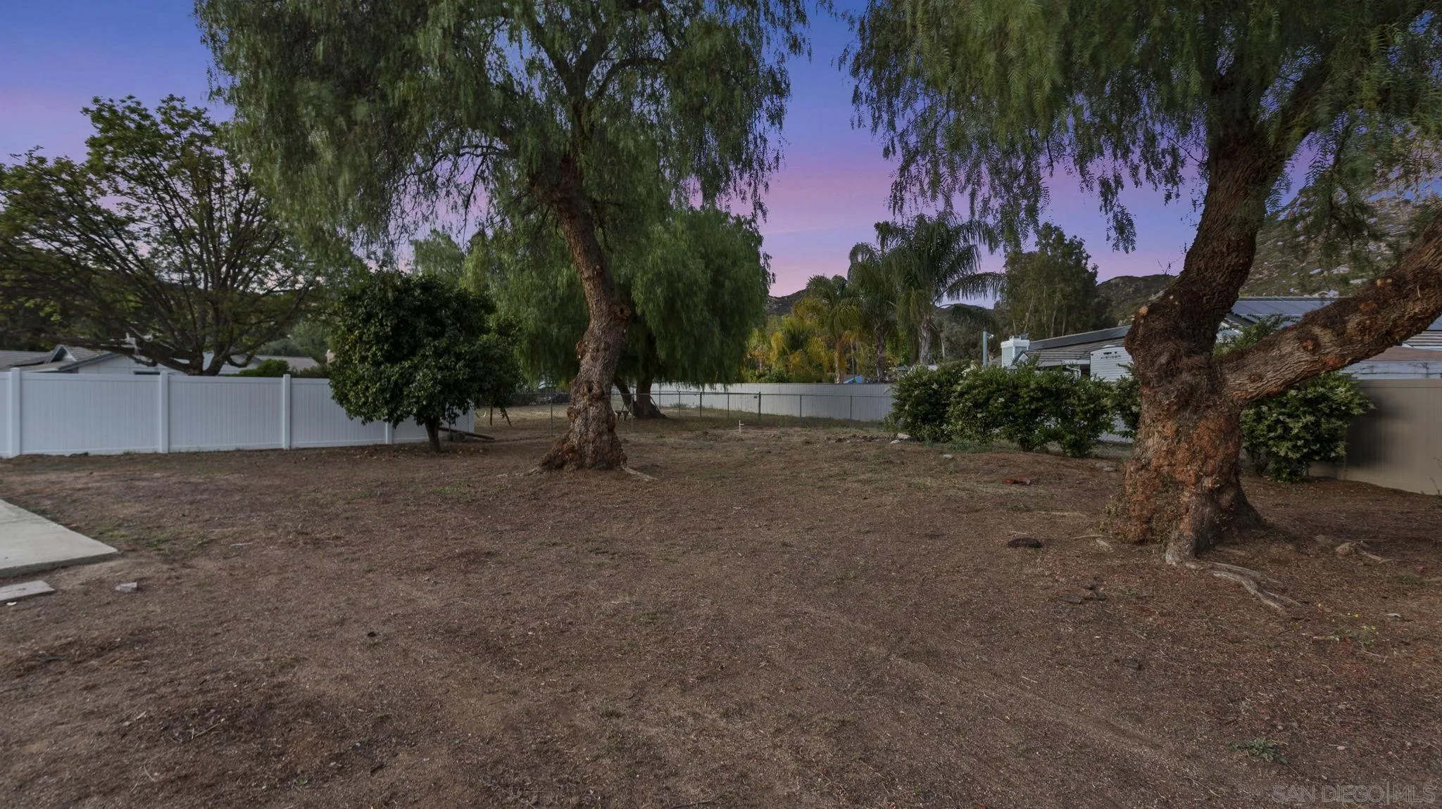 https://cdn.realtyfeed.com/cdn/127/260015513/8af45a22717ed8c58a9b310a8021c03a.webp