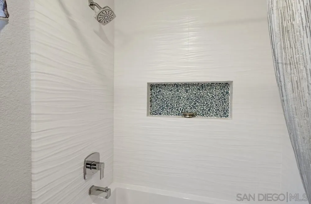 https://cdn.realtyfeed.com/cdn/127/260015514/828e9221aab1733f051bb2ebc5e5678c.webp