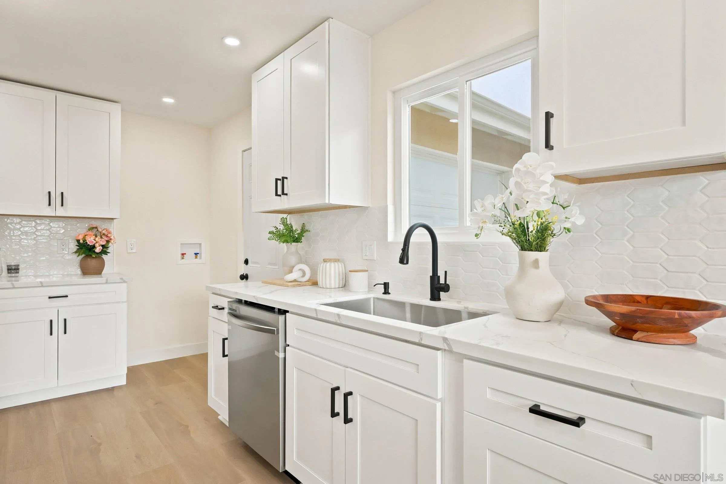 Photo #11: 260015515 Listing: Photo #11