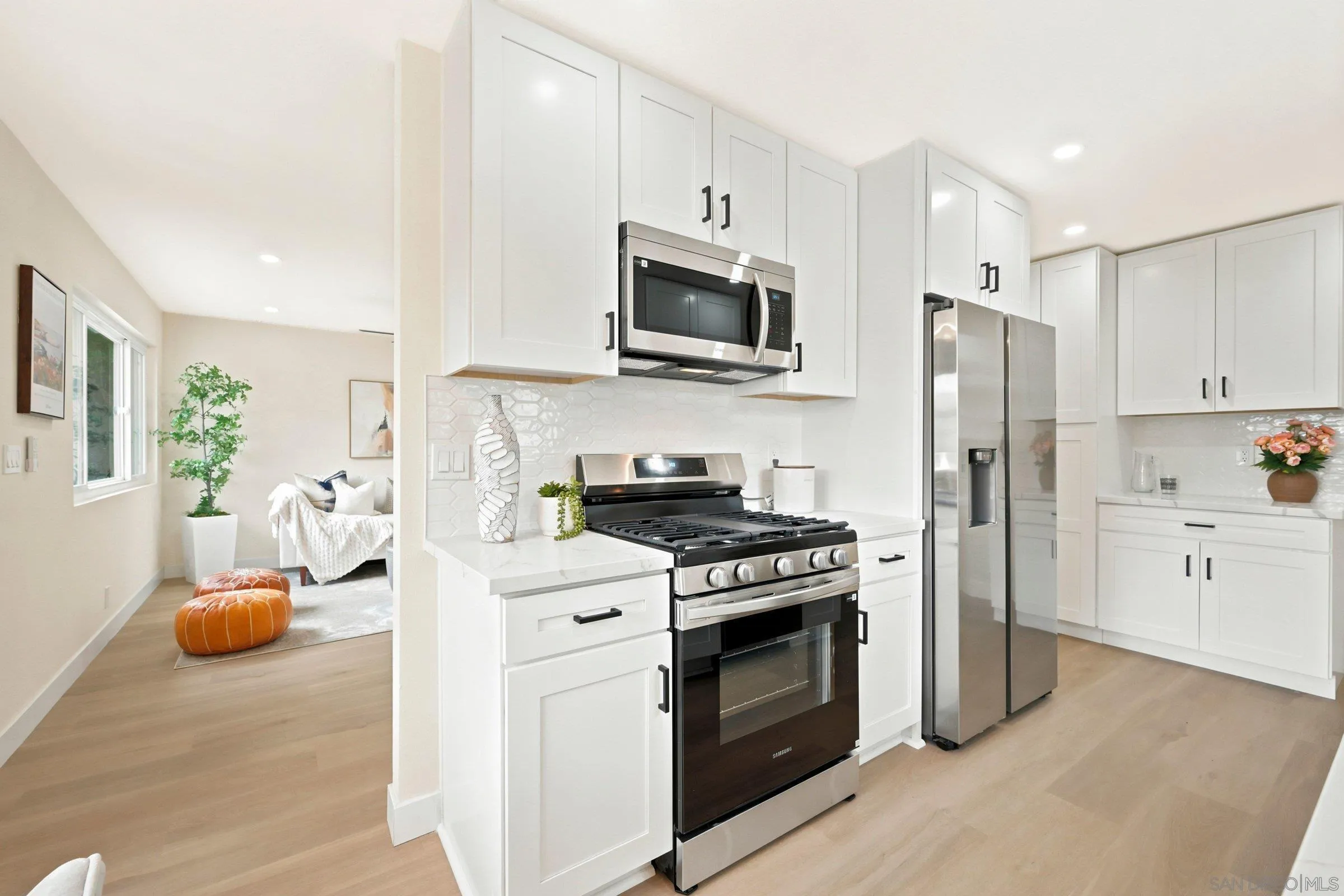 Photo #12: 260015515 Listing: Photo #12