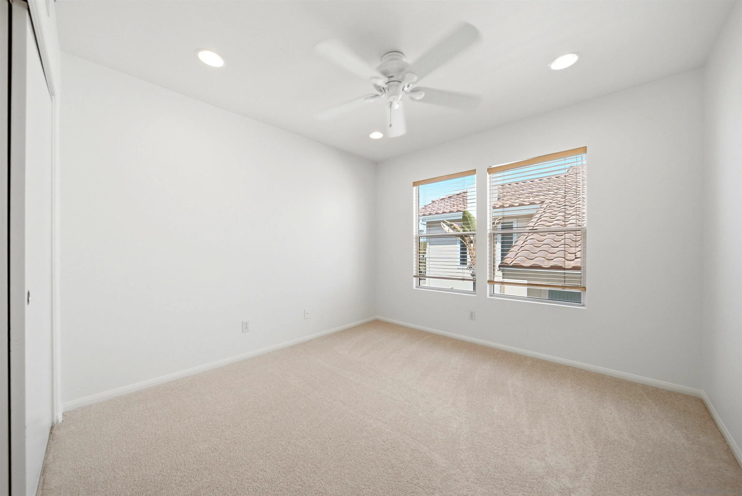 https://cdn.realtyfeed.com/cdn/127/260015520/1505cc89ba0eb52ac1f64b210cc6b95e.webp