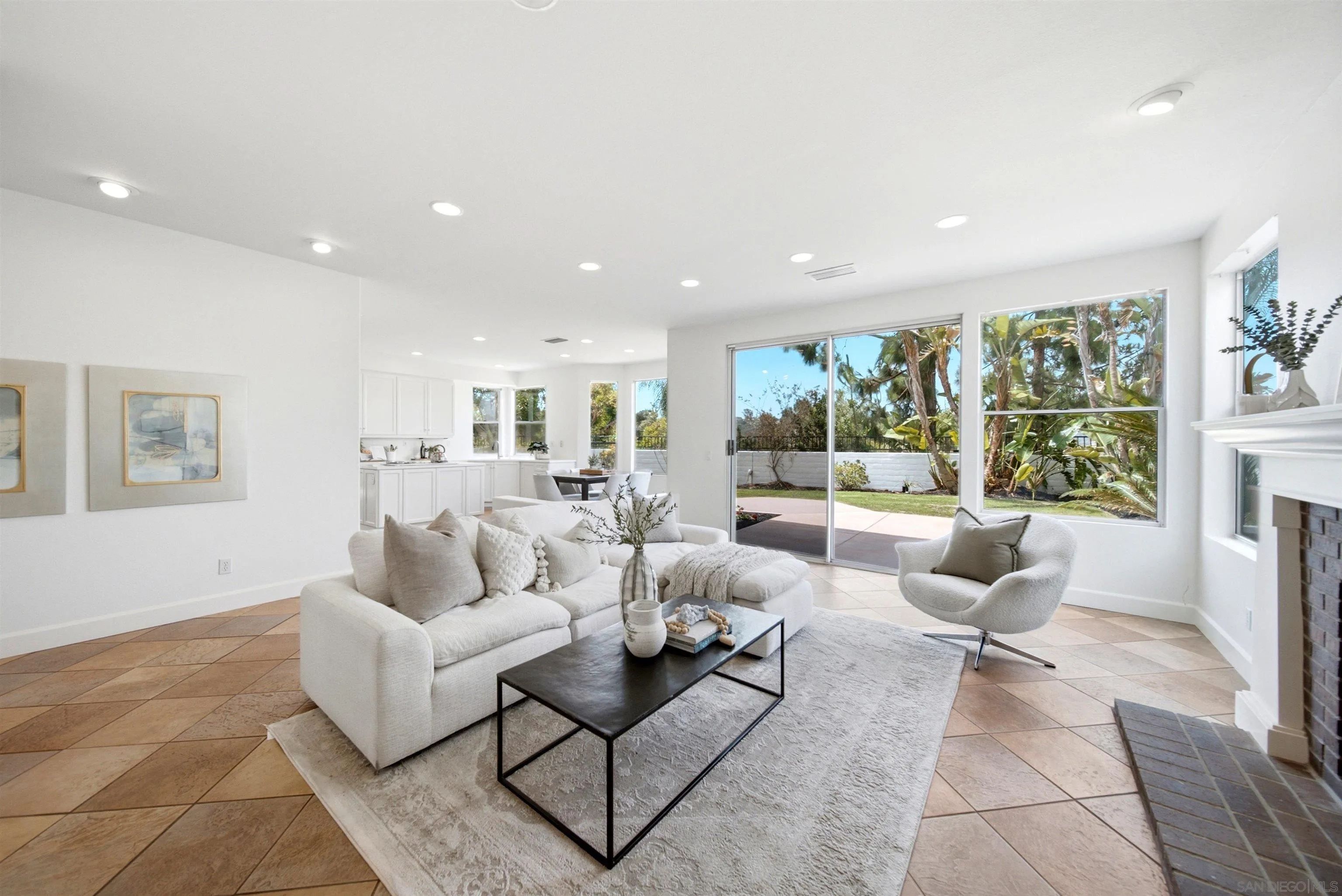 https://cdn.realtyfeed.com/cdn/127/260015520/1d817abaa75e76e0f6c545a8bbb4e6df.webp