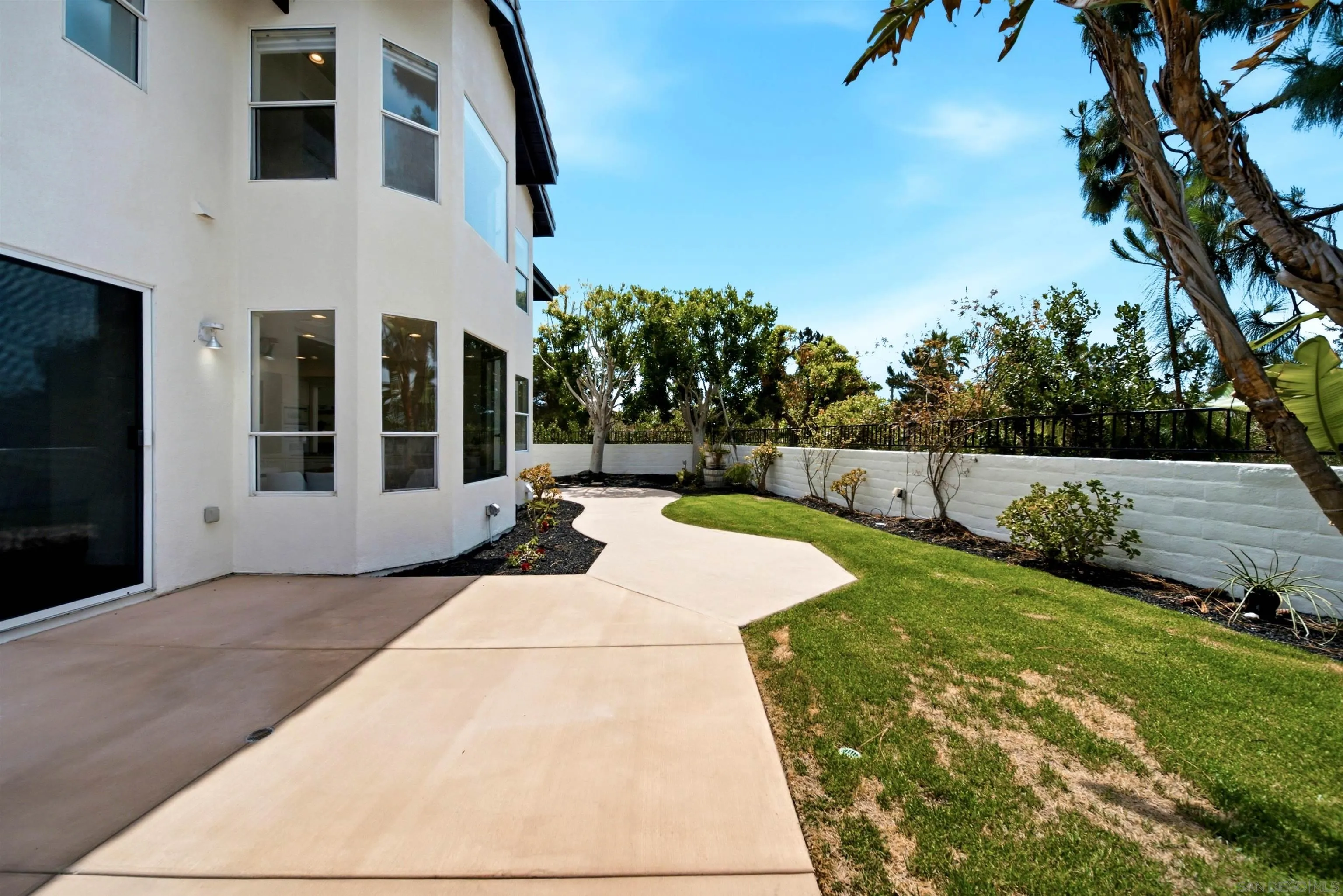 https://cdn.realtyfeed.com/cdn/127/260015520/27c5ca1d11de204d8c44761bc02b92e0.webp