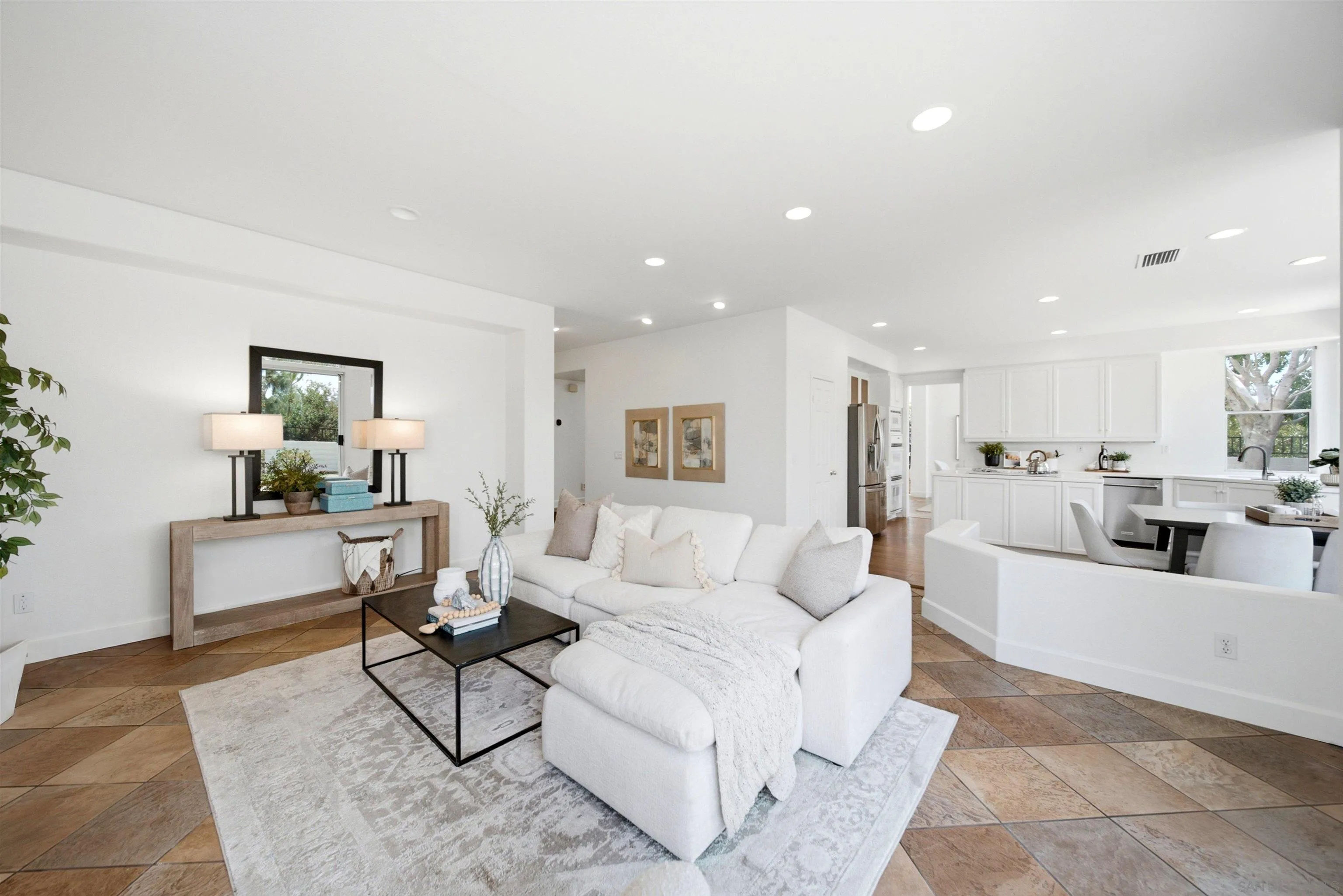 https://cdn.realtyfeed.com/cdn/127/260015520/4d65fc7a84443dc979b0a0288aec2c59.webp