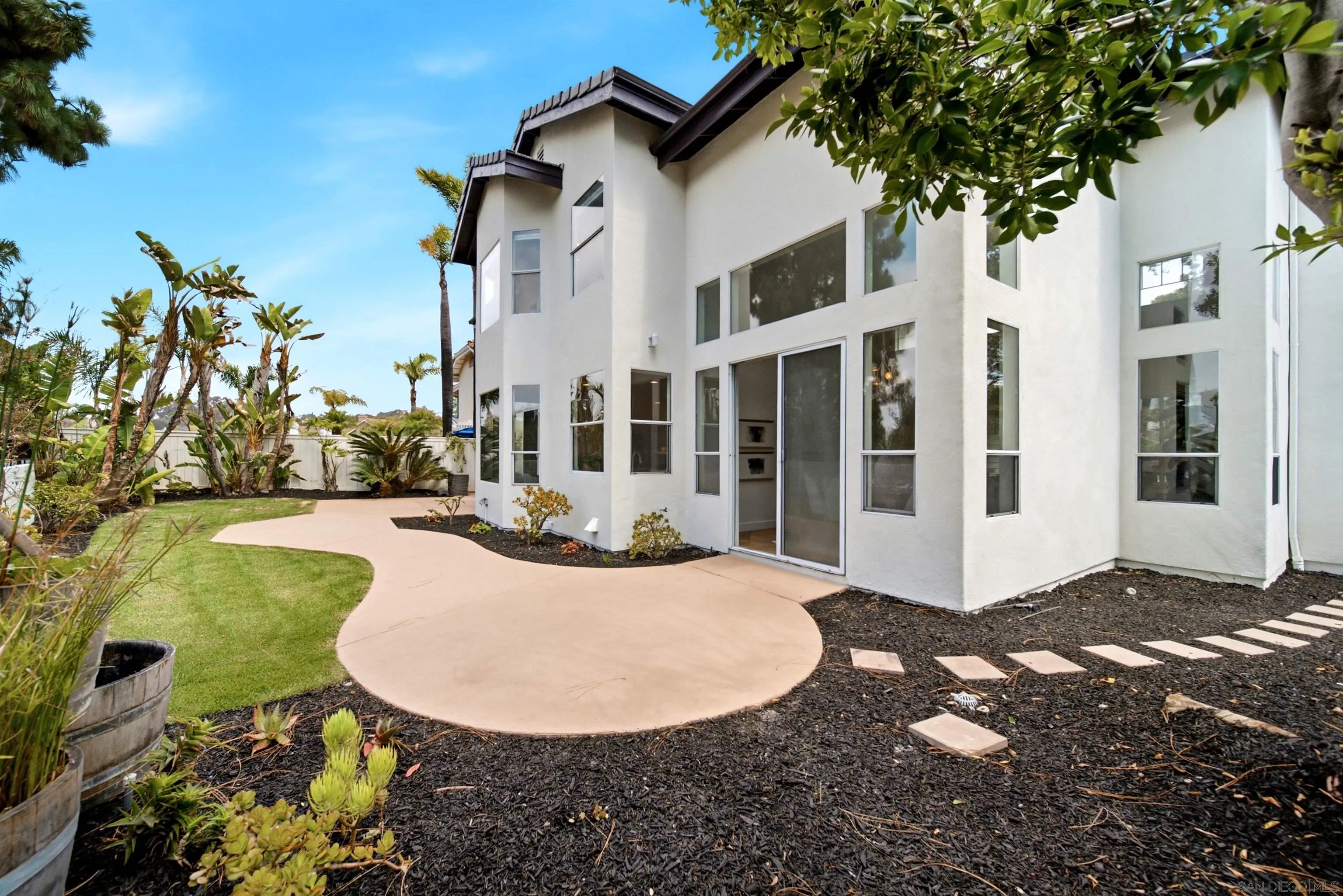 https://cdn.realtyfeed.com/cdn/127/260015520/8a75a7b0a8f6b2be206a48f56b68da8d.webp