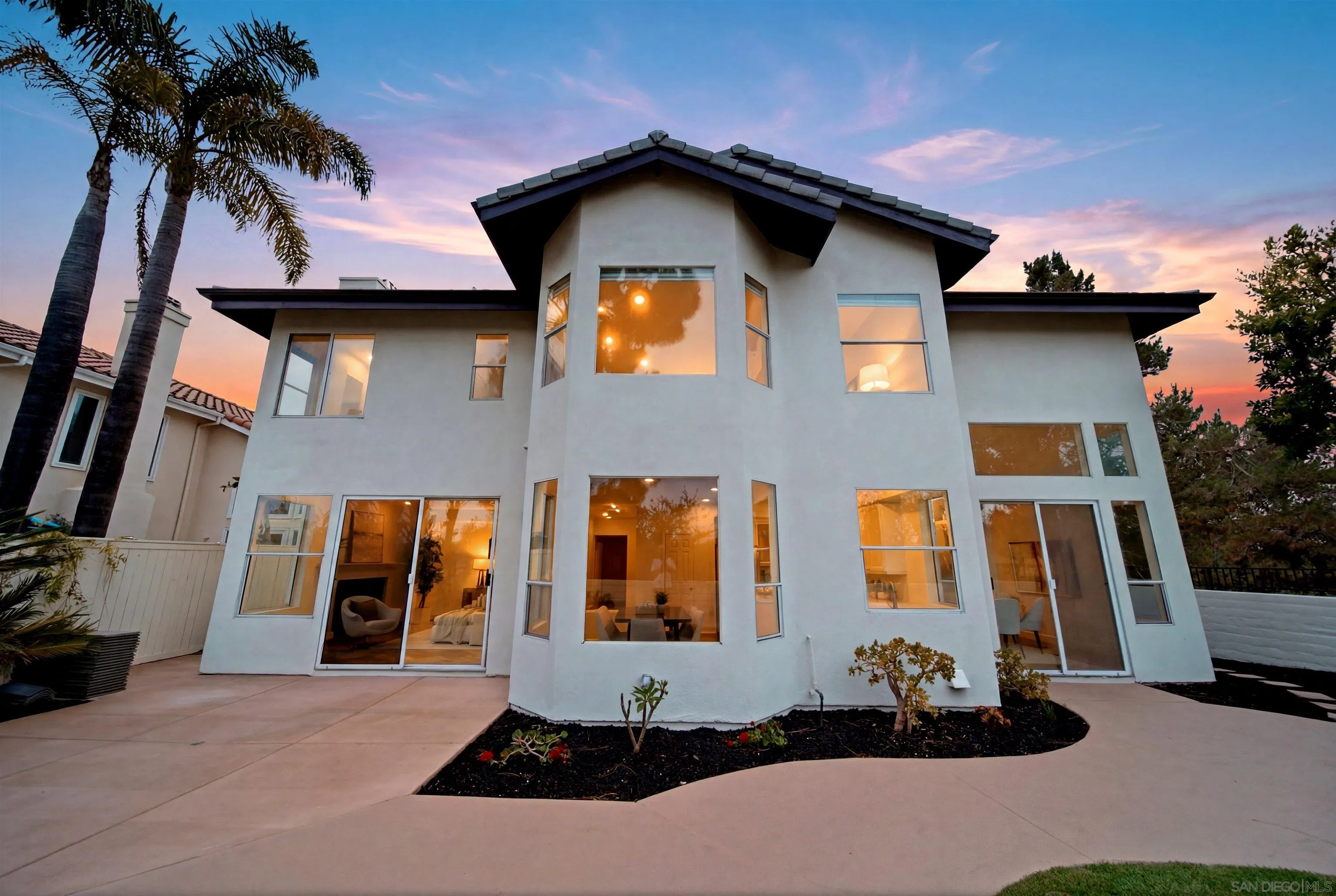 https://cdn.realtyfeed.com/cdn/127/260015520/d30996f478712059828a9276f8eb2b84.webp