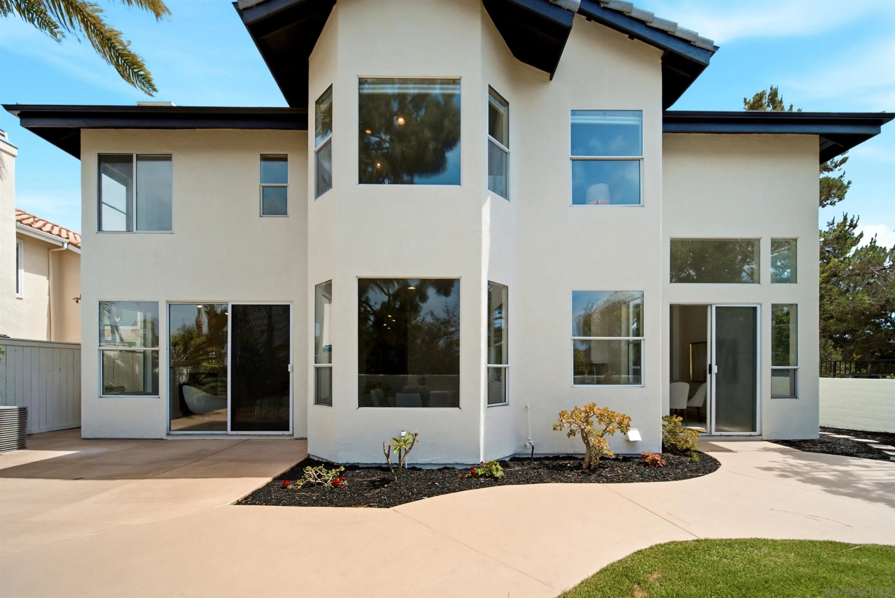 https://cdn.realtyfeed.com/cdn/127/260015520/d80ce76f41087c0eacdf629fabf4319e.webp