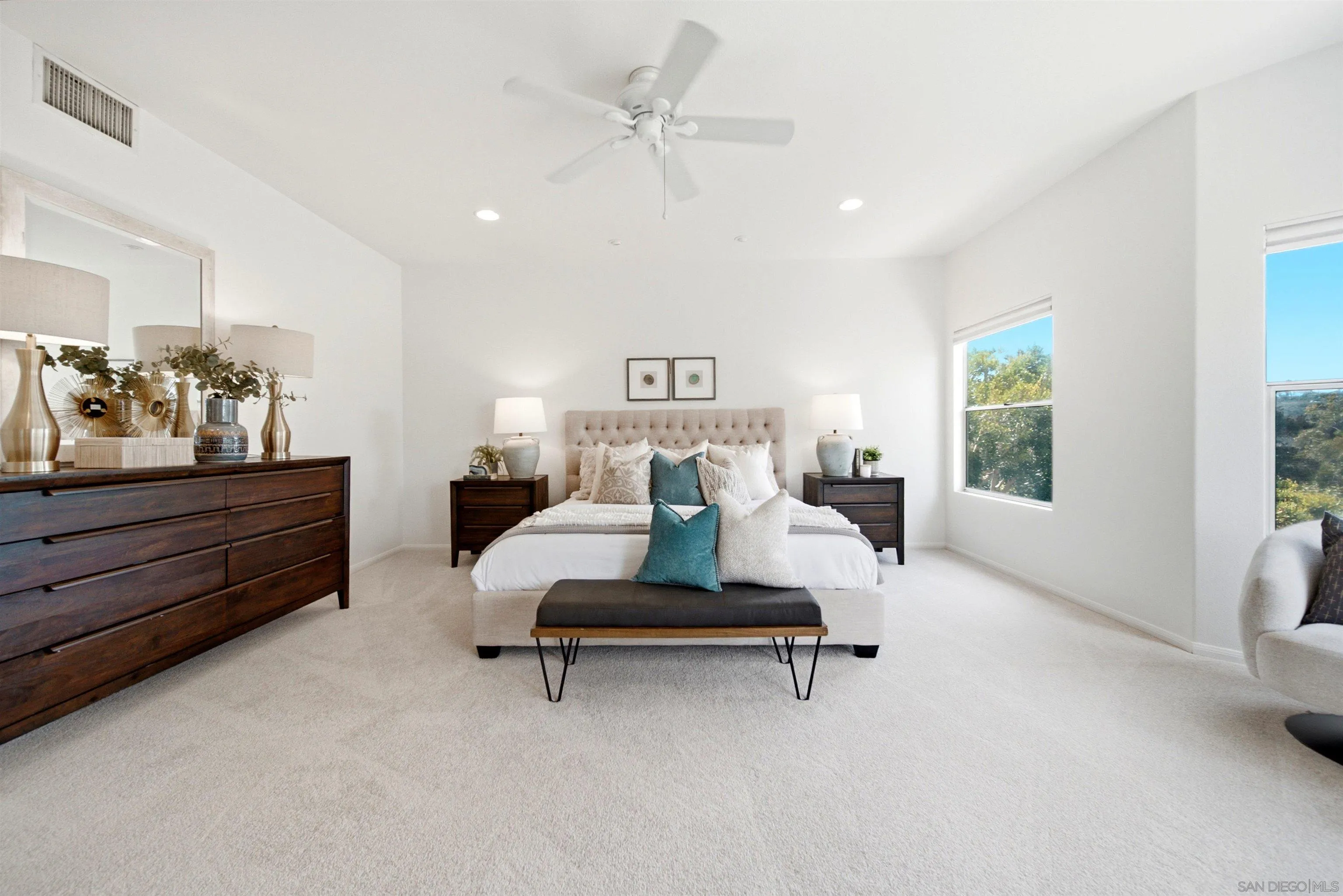 https://cdn.realtyfeed.com/cdn/127/260015520/dbc4bd63085e256426538f19e23ba81d.webp