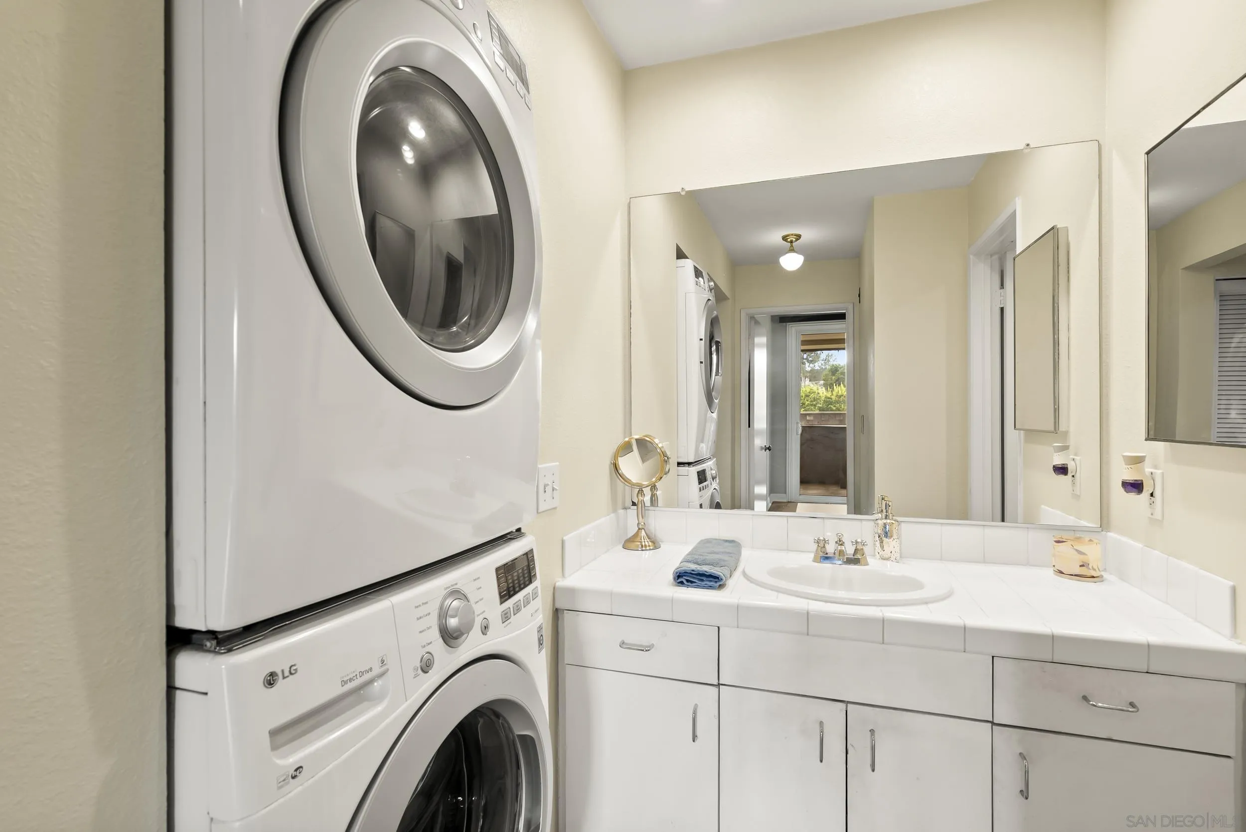 https://cdn.realtyfeed.com/cdn/127/260015522/7d0c5bd6566845991a8a21bacb6550c1.webp