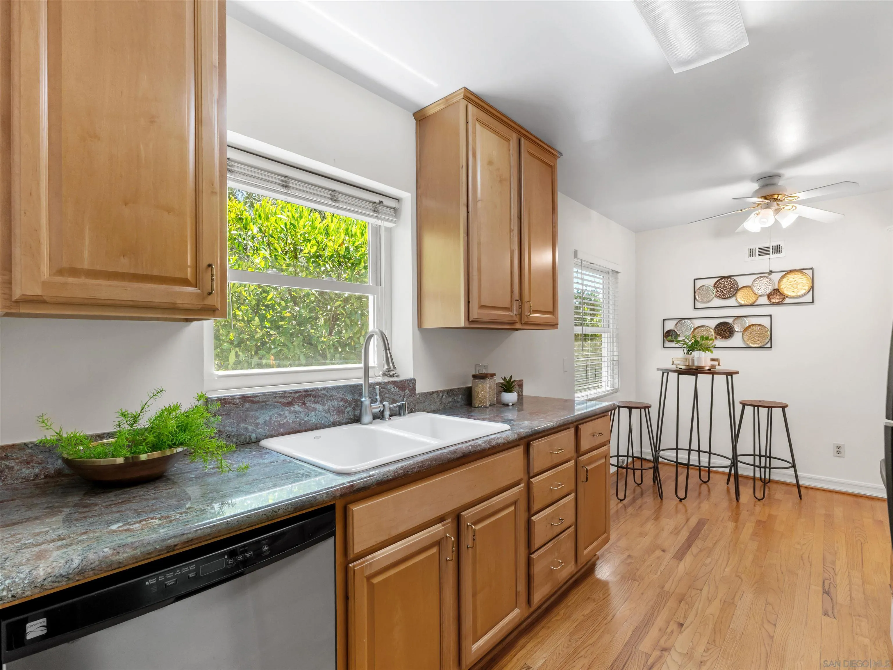 https://cdn.realtyfeed.com/cdn/127/260015526/262f718ed84224859bdee3d0079a8803.webp