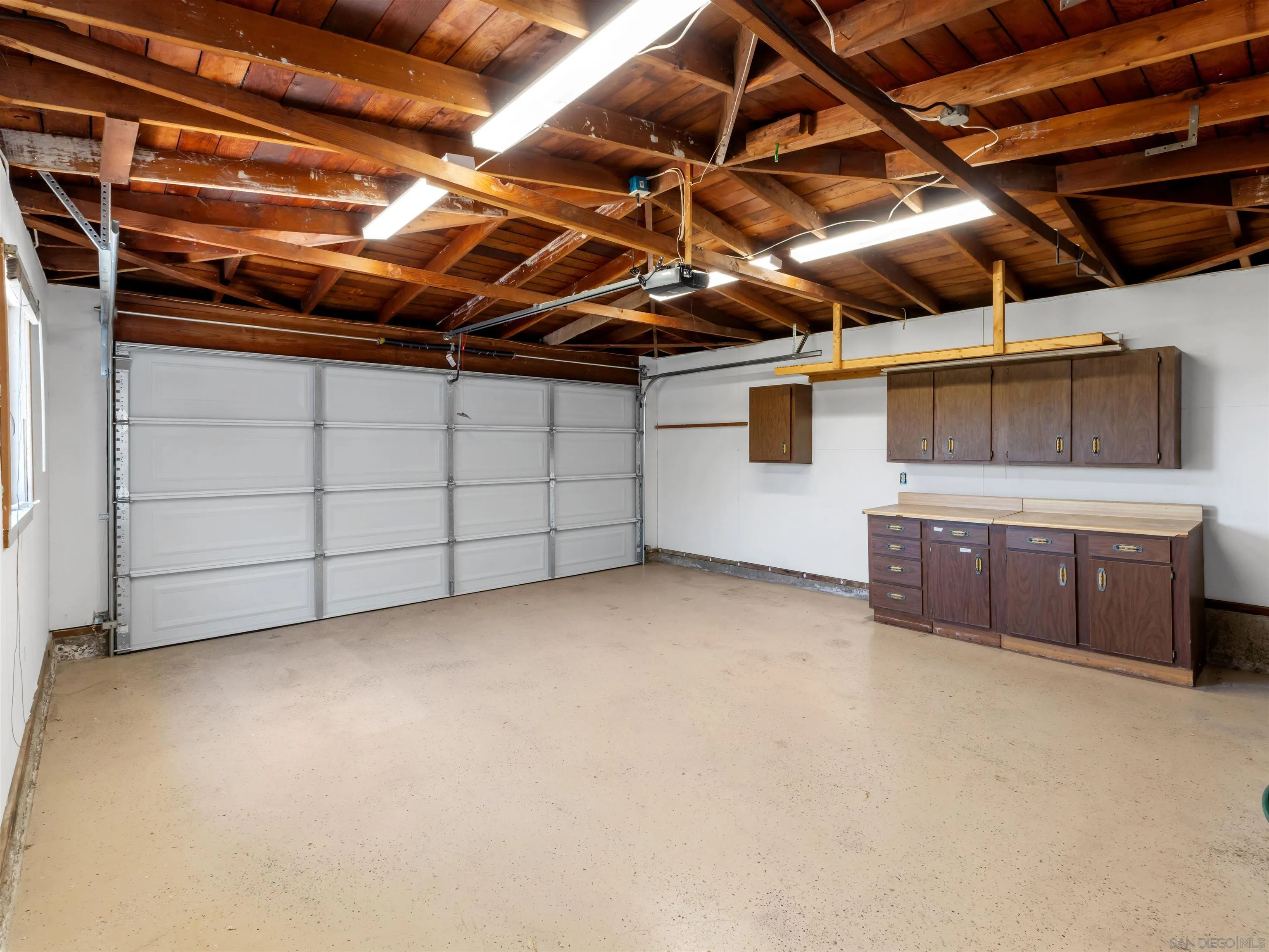 https://cdn.realtyfeed.com/cdn/127/260015526/372d4778a140270eefca137db9084d0d.webp