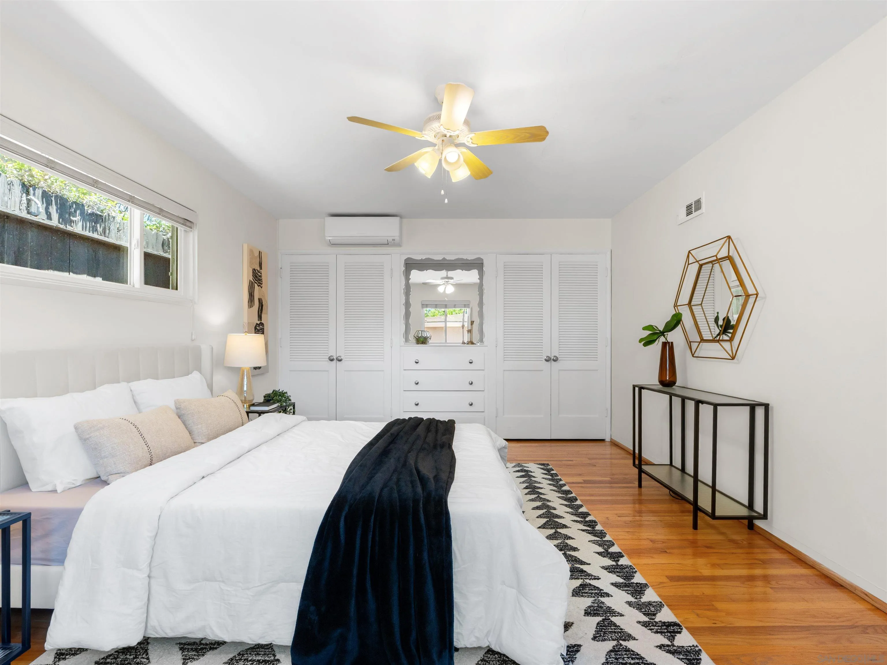https://cdn.realtyfeed.com/cdn/127/260015526/63efa56e4f7f4e346d54f791edf64555.webp