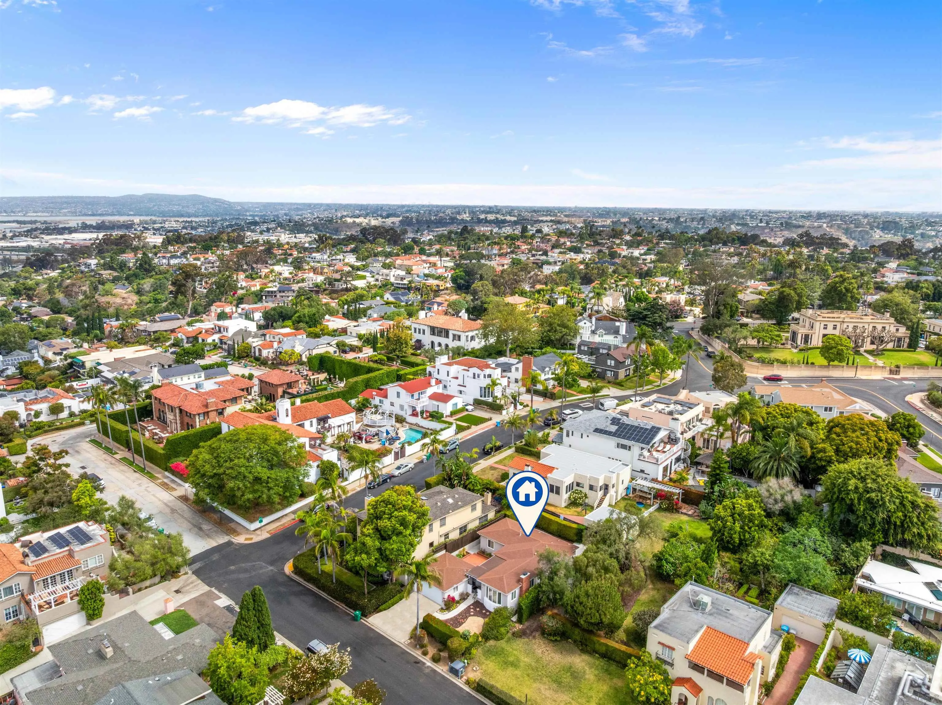 https://cdn.realtyfeed.com/cdn/127/260015526/9e257fa7d422e10c06273bc82ea36dd1.webp