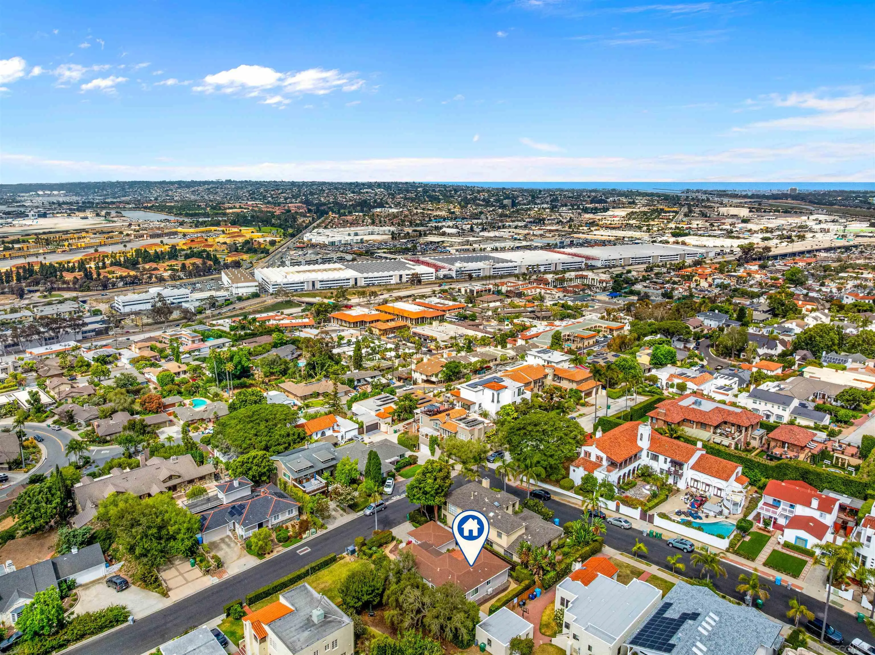 https://cdn.realtyfeed.com/cdn/127/260015526/ac5d60bd316b223f2a7347d977063466.webp