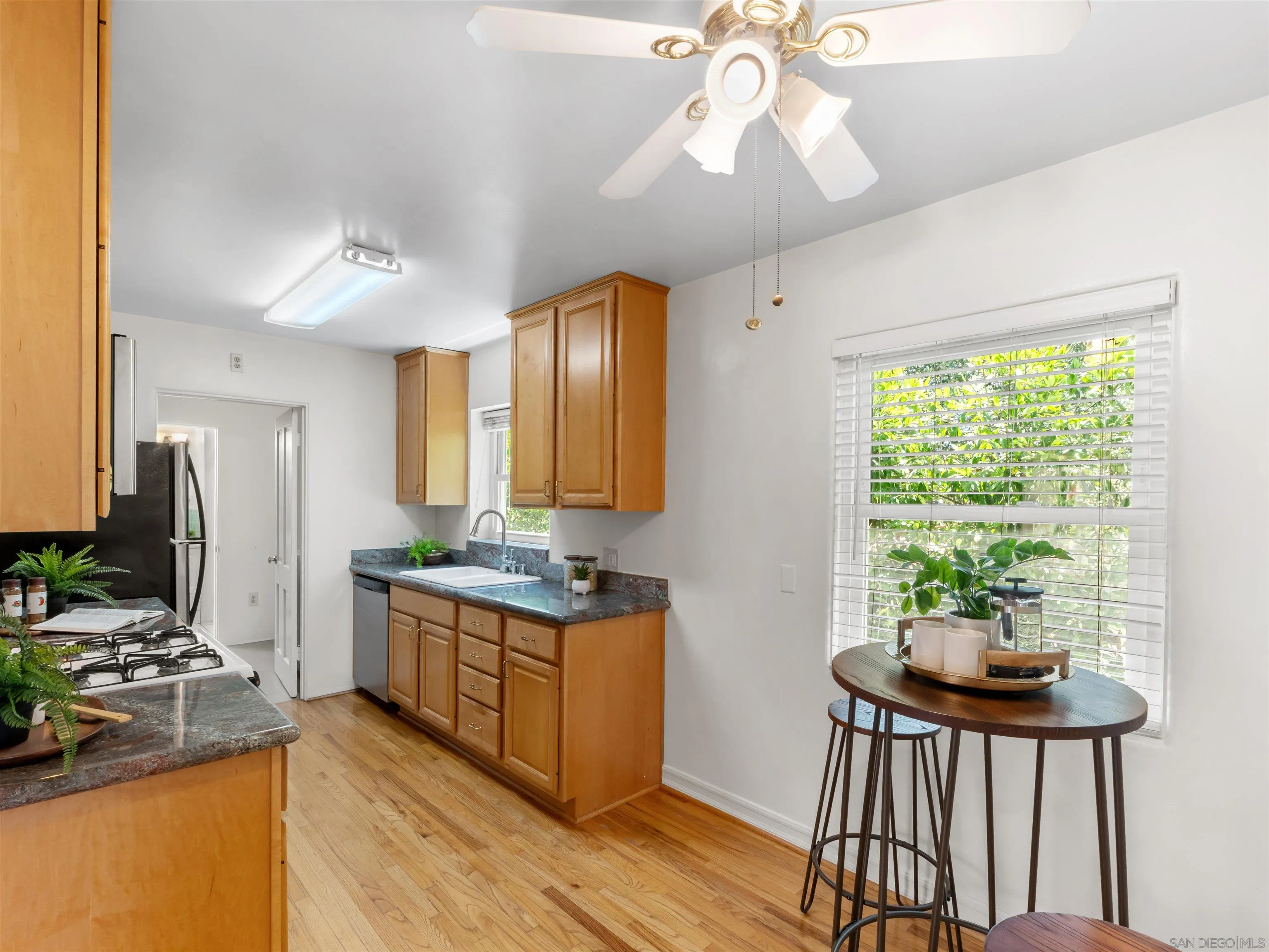 https://cdn.realtyfeed.com/cdn/127/260015526/b92672a6d3a3f3757a40870a9499682d.webp