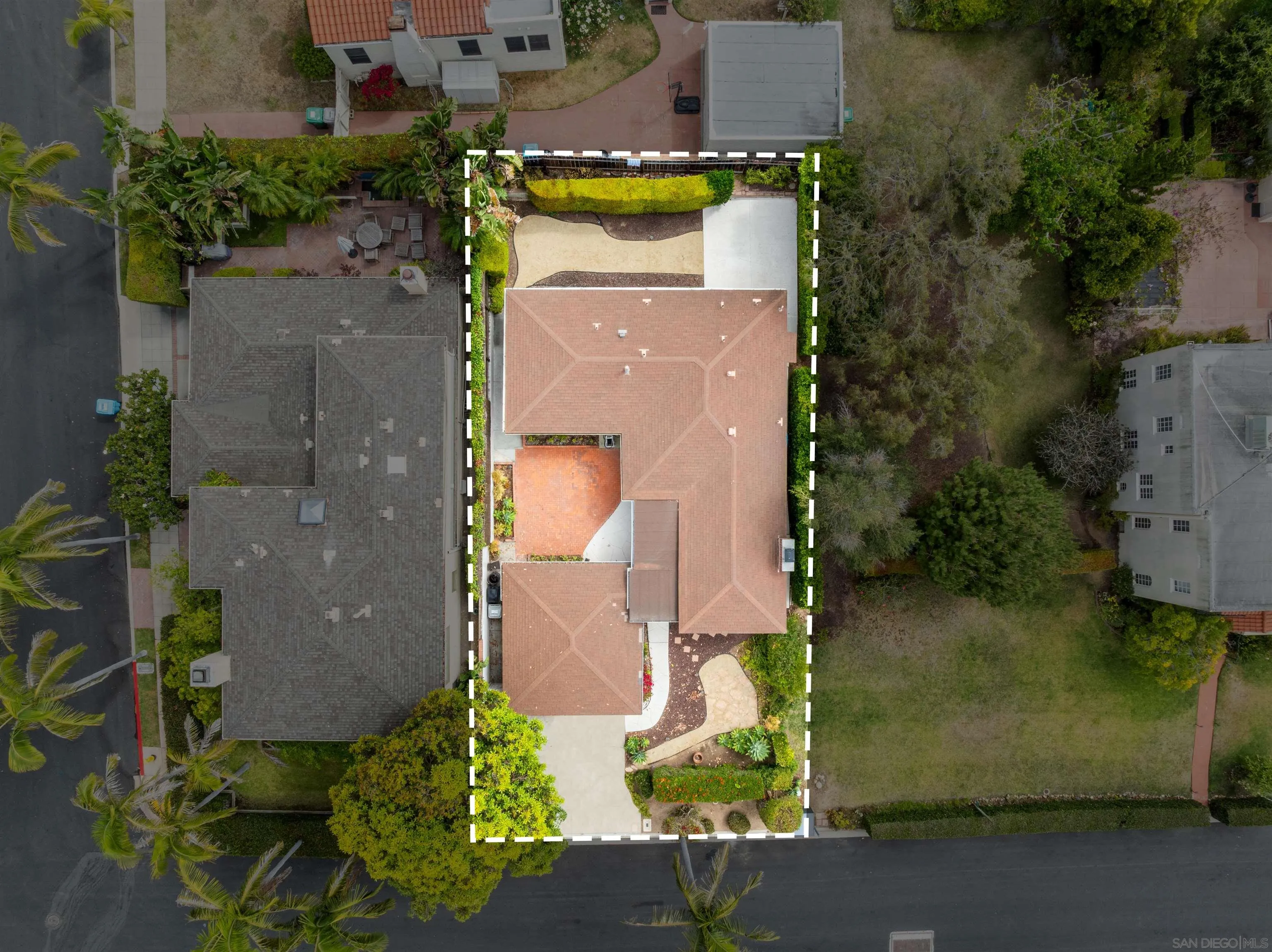 https://cdn.realtyfeed.com/cdn/127/260015526/ffa3695f8a954a6dc28868314016543c.webp